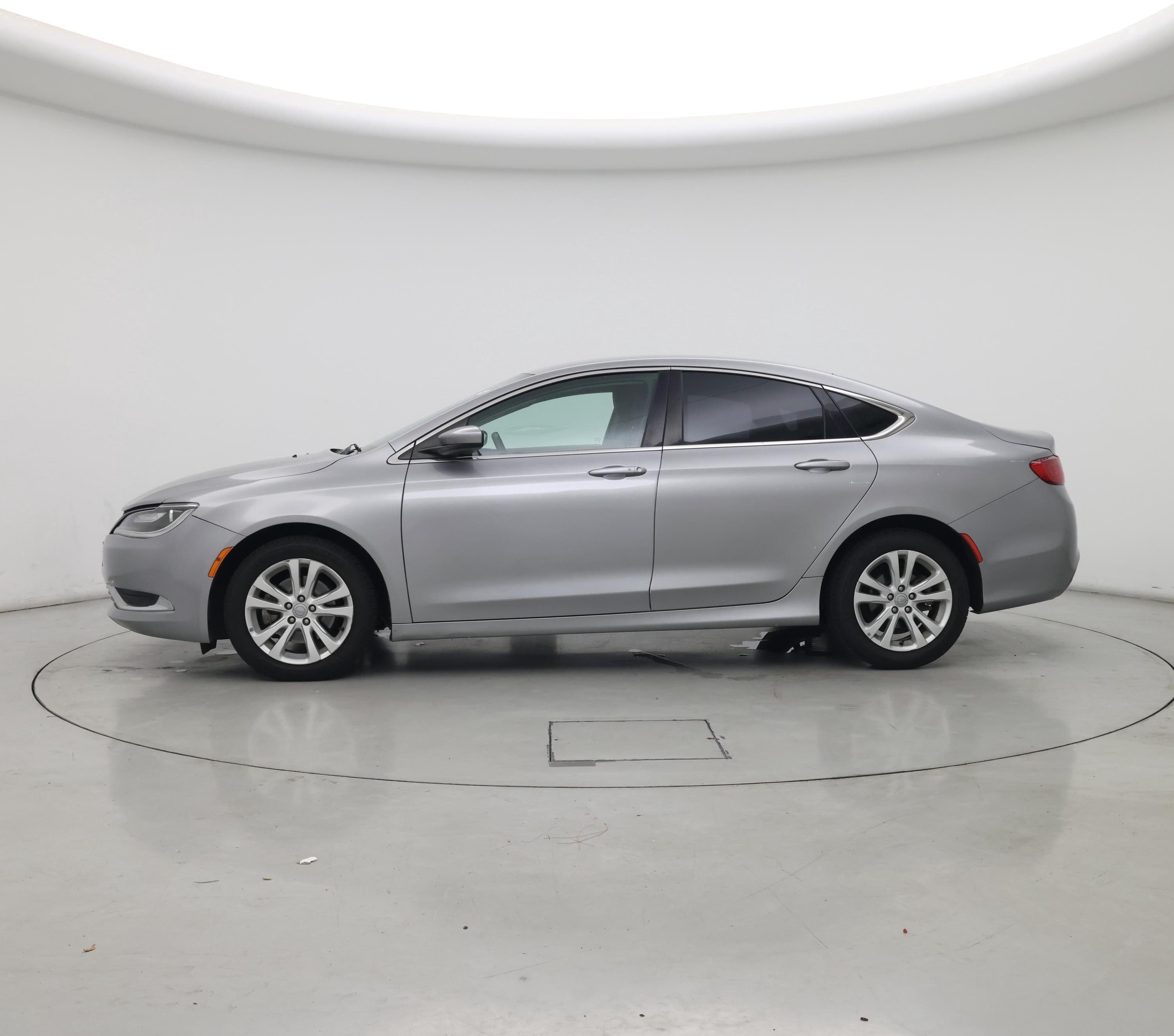 Thumbnail: 2016 Chrysler 200 - 3