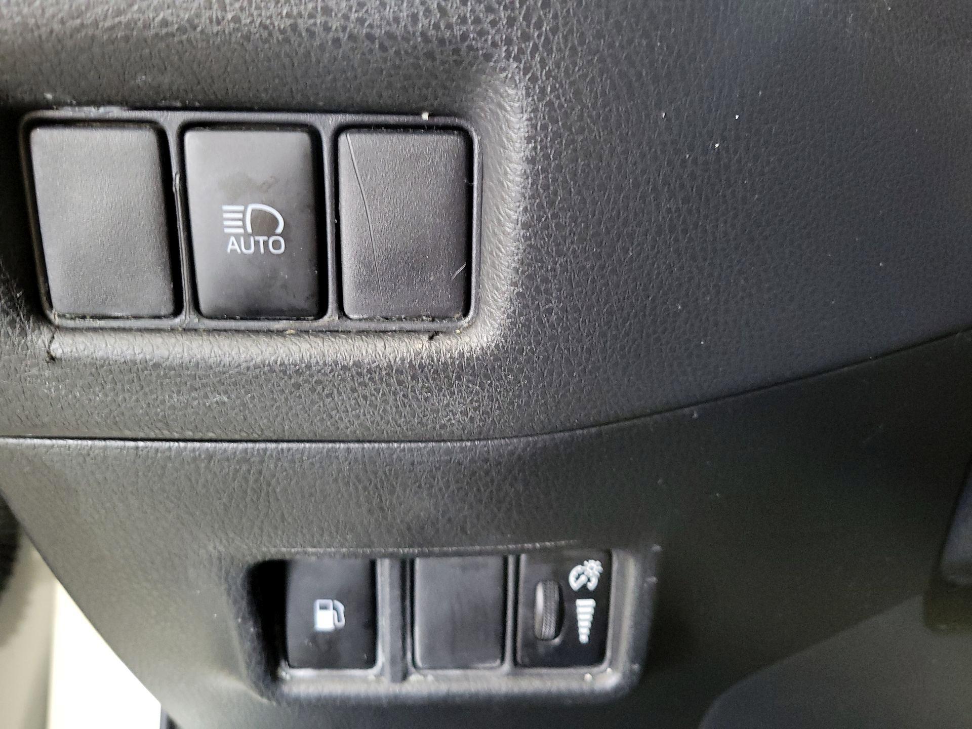 Thumbnail: 2021 Toyota C-HR - 13