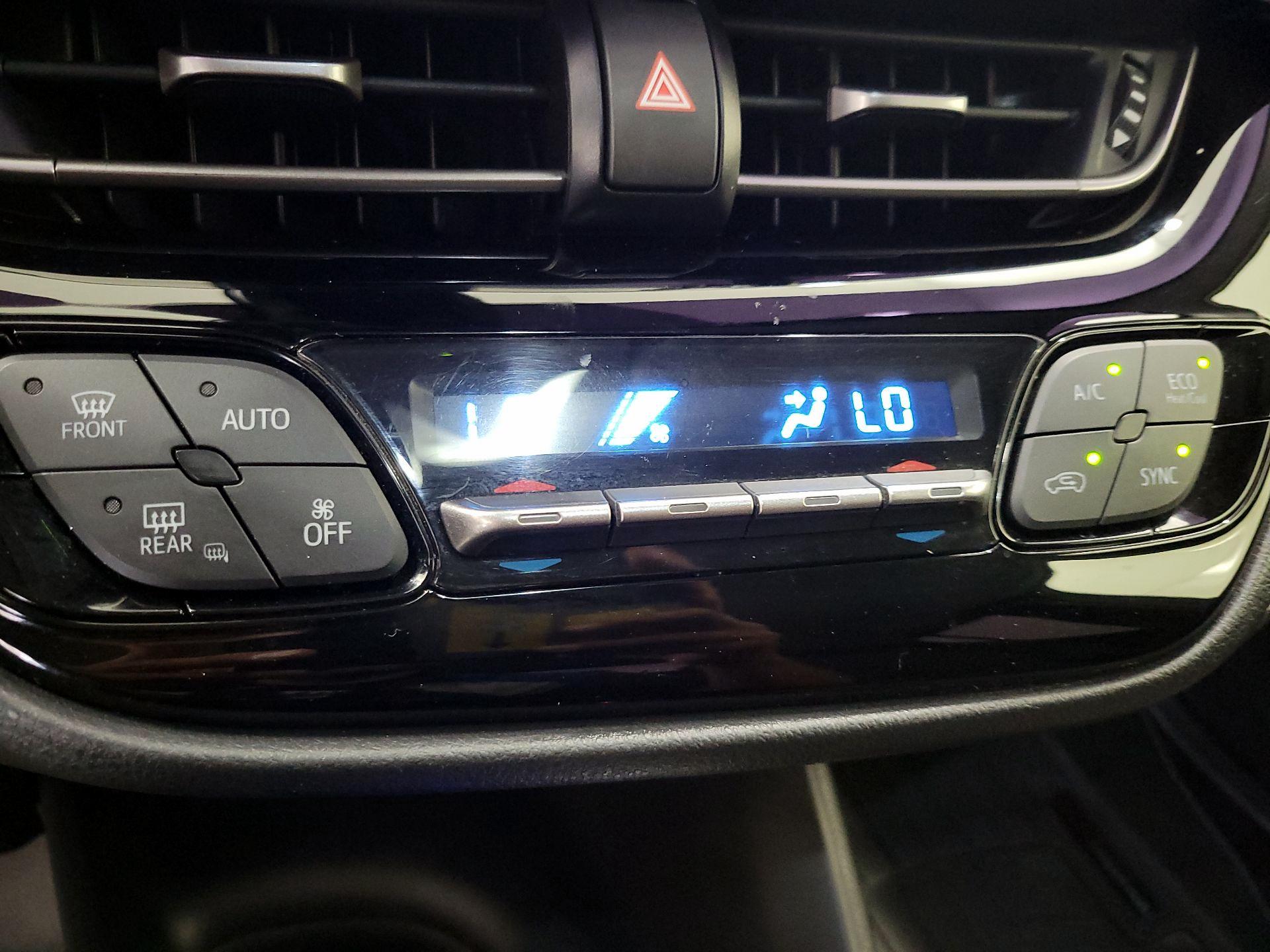 Thumbnail: 2021 Toyota C-HR - 16