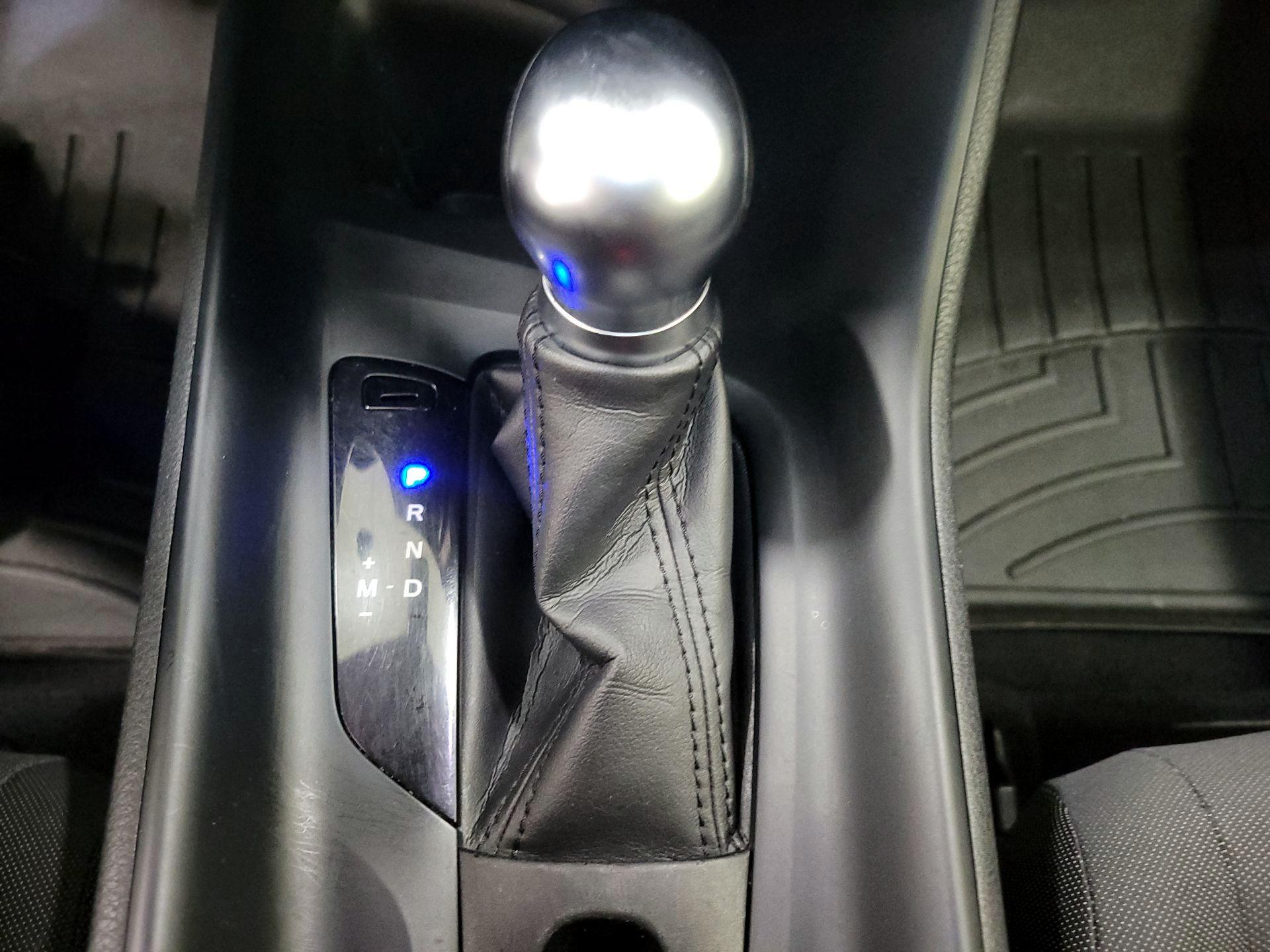 Thumbnail: 2021 Toyota C-HR - 17