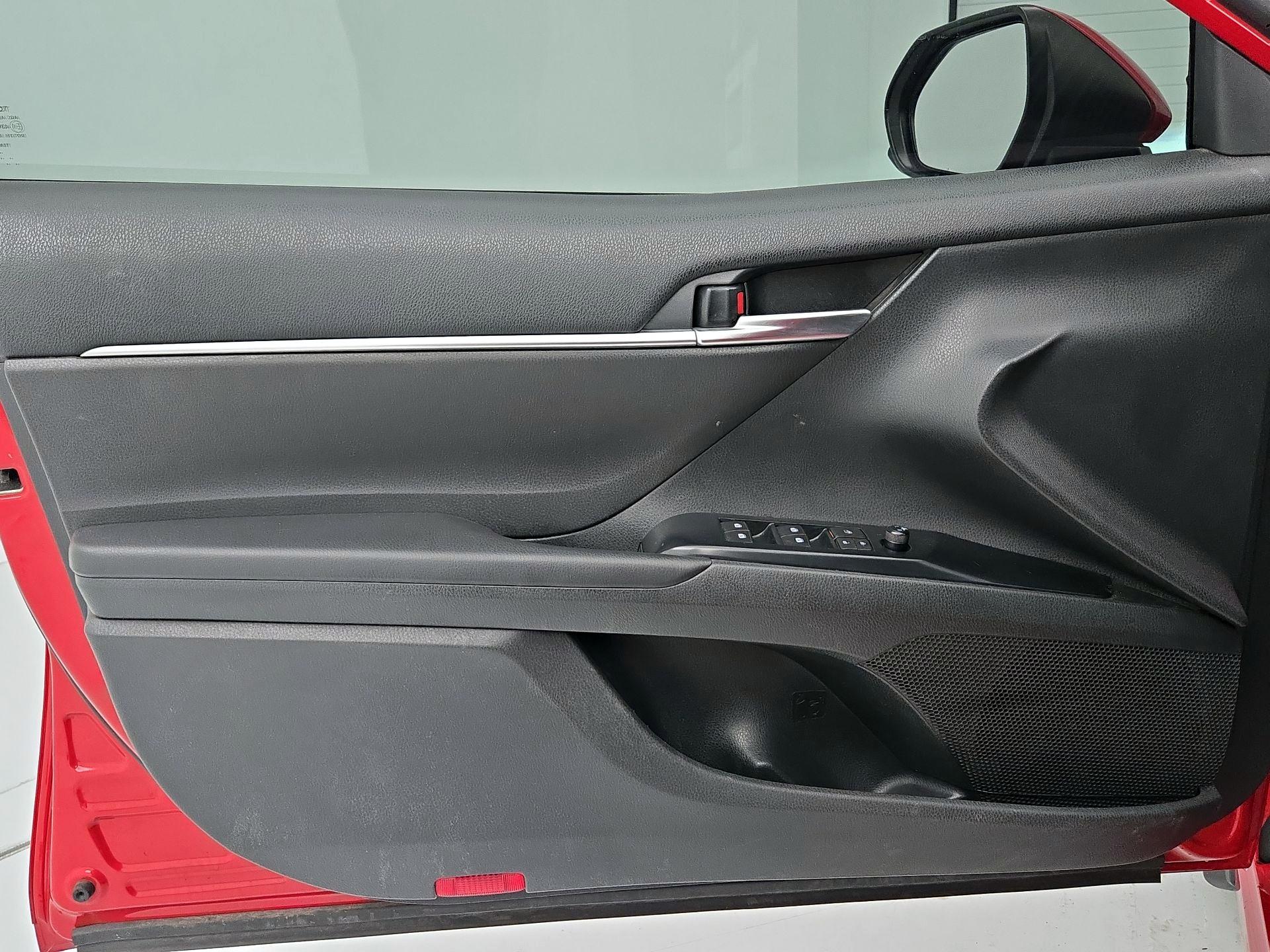 Thumbnail: 2020 Toyota Camry - 12