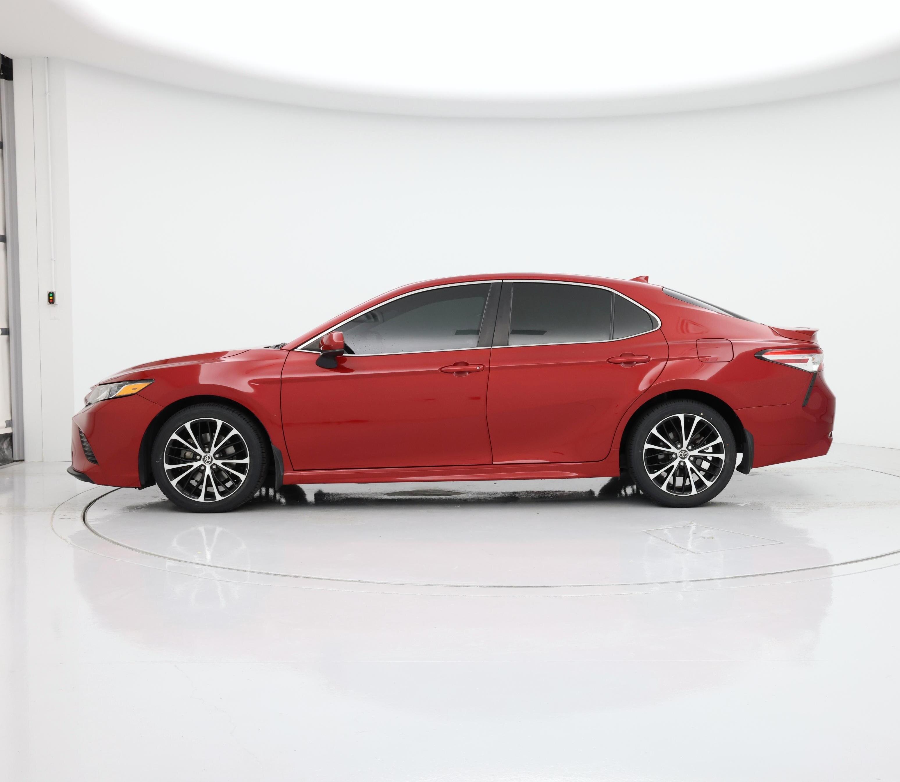 Thumbnail: 2020 Toyota Camry - 3