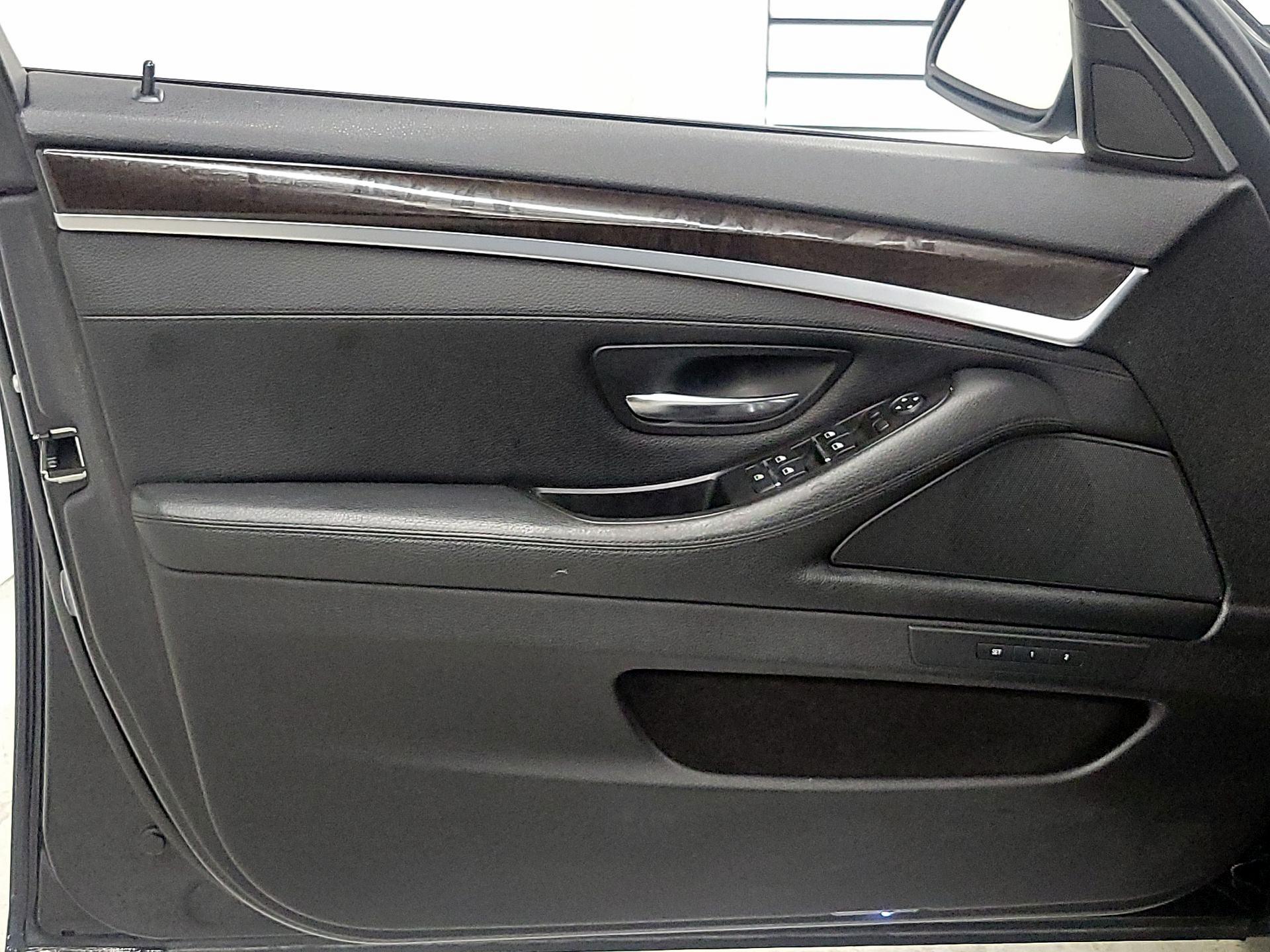 Thumbnail: 2015 BMW 5 Series - 12