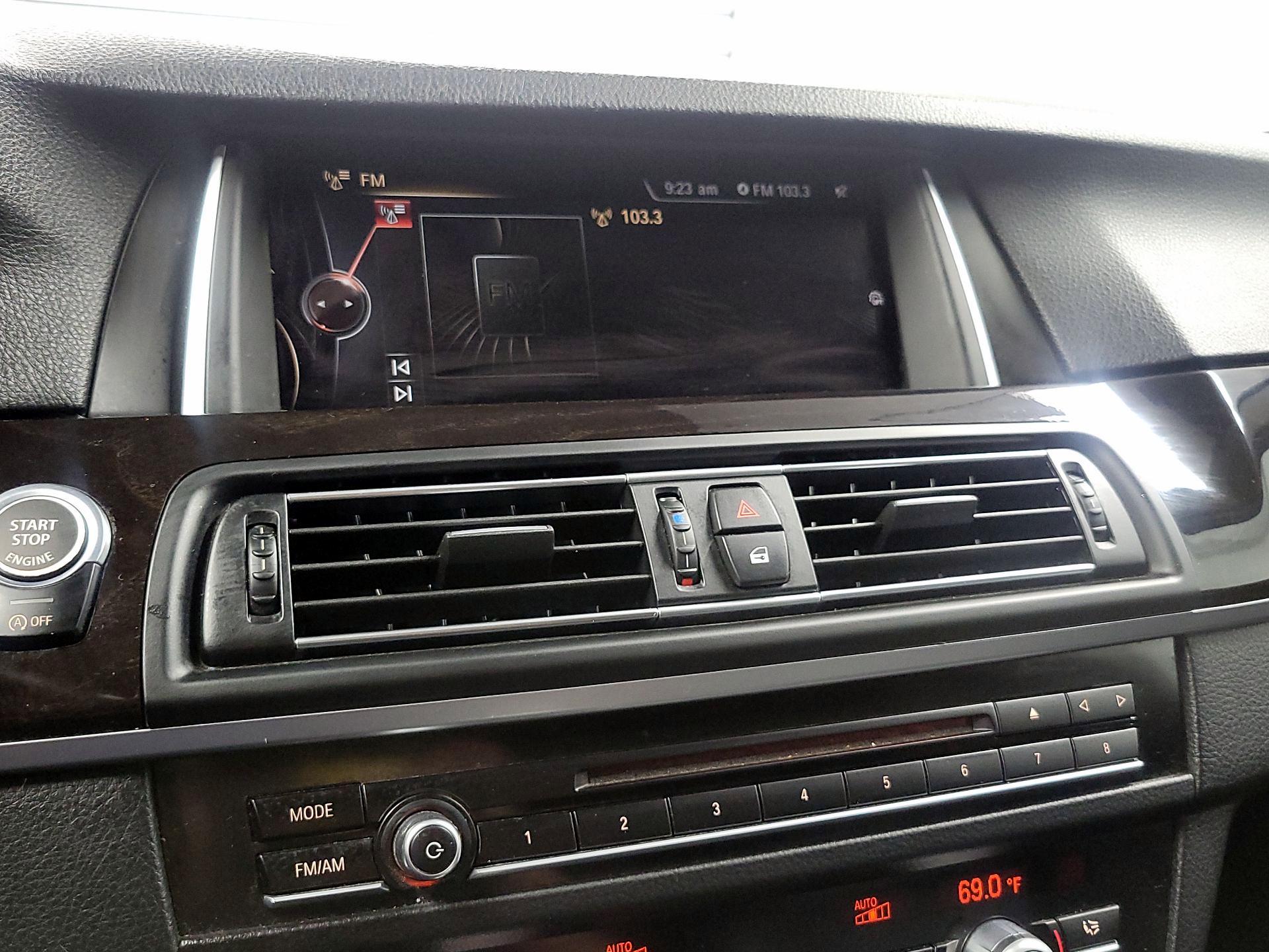 Thumbnail: 2015 BMW 5 Series - 15