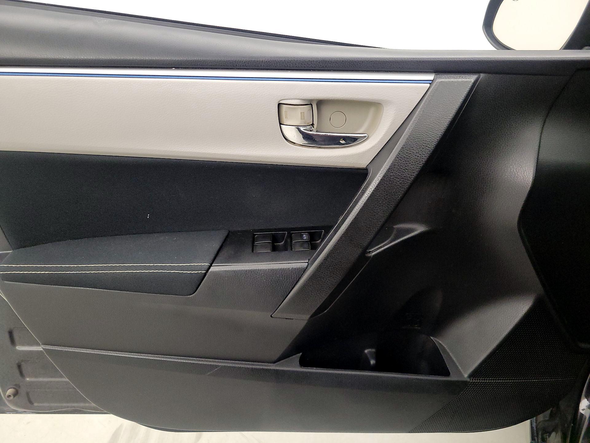 Thumbnail: 2014 Toyota Corolla - 12