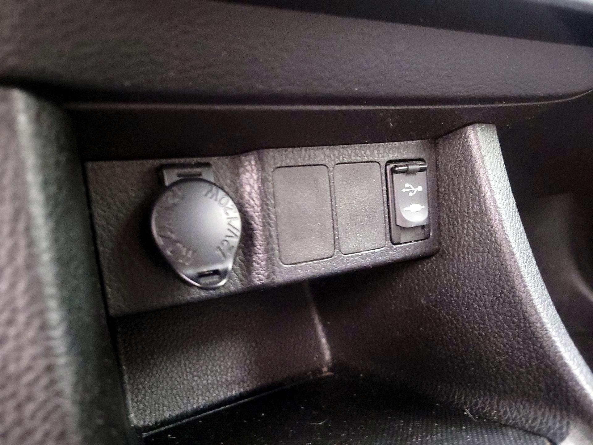 Thumbnail: 2014 Toyota Corolla - 18