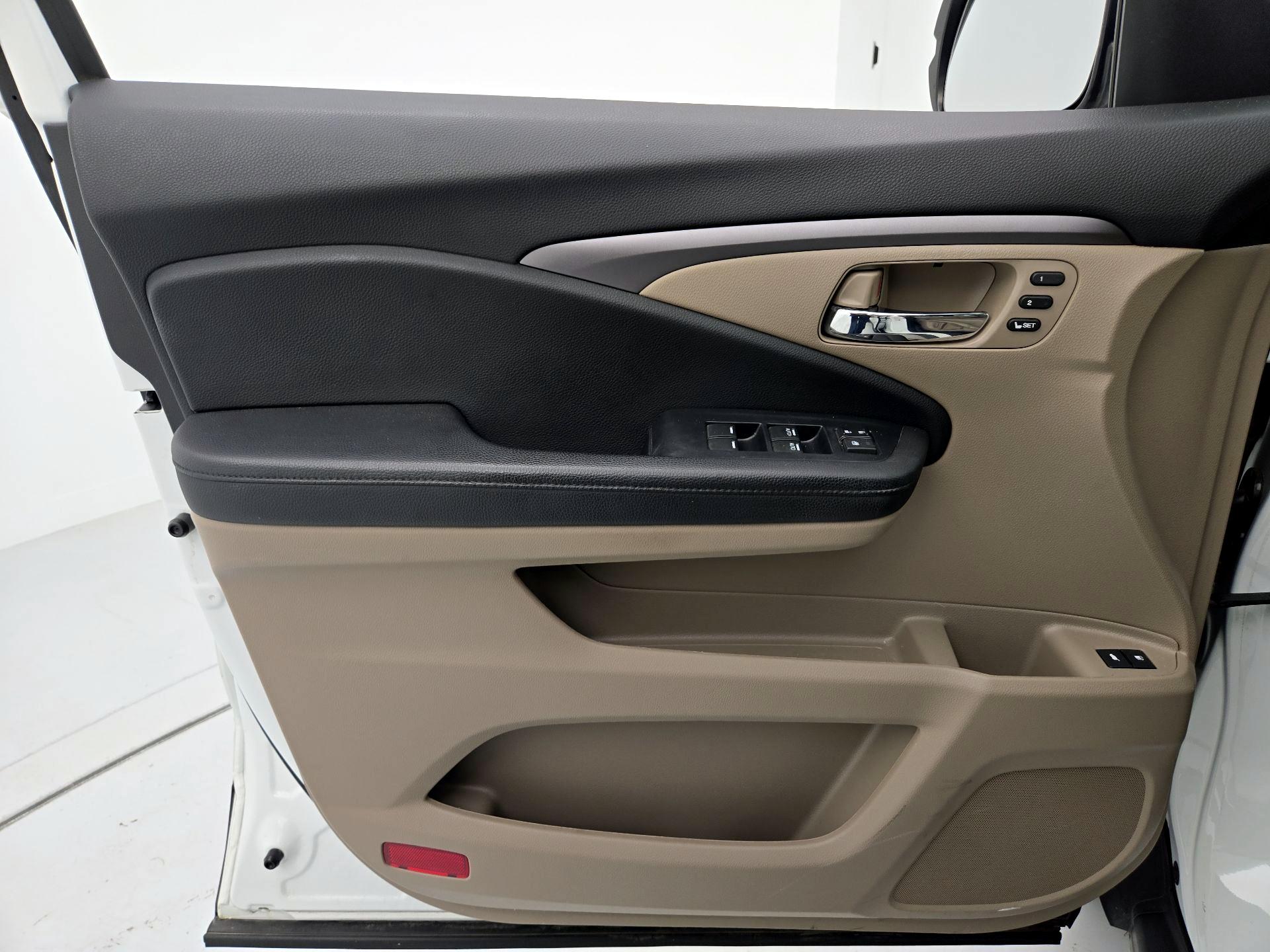 Thumbnail: 2021 Honda Pilot - 12