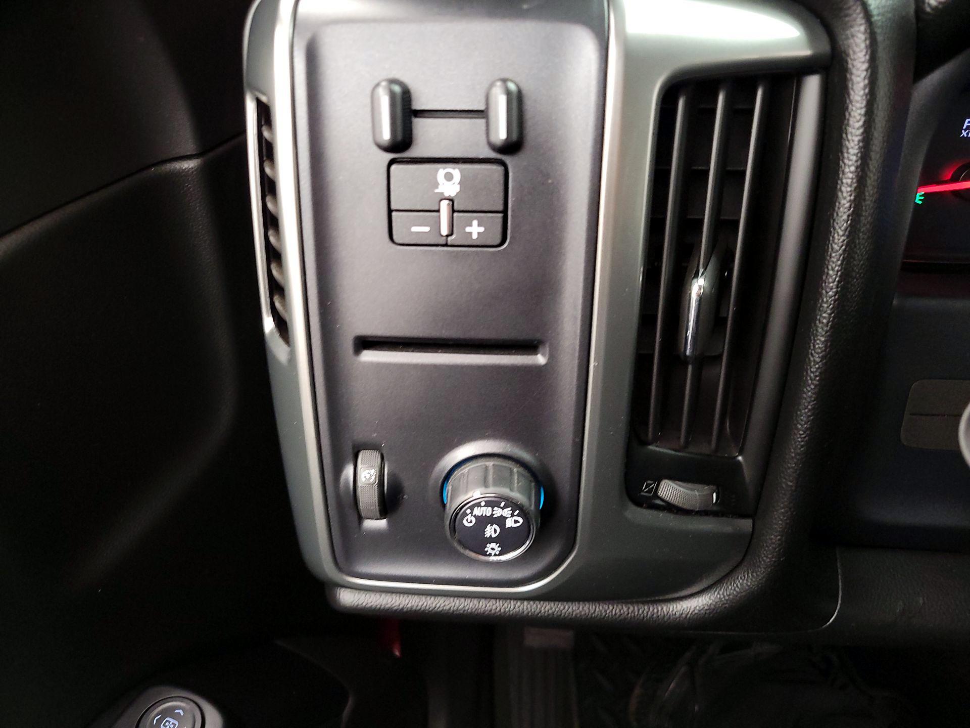 Thumbnail: 2018 Chevrolet Silverado 1500 - 13