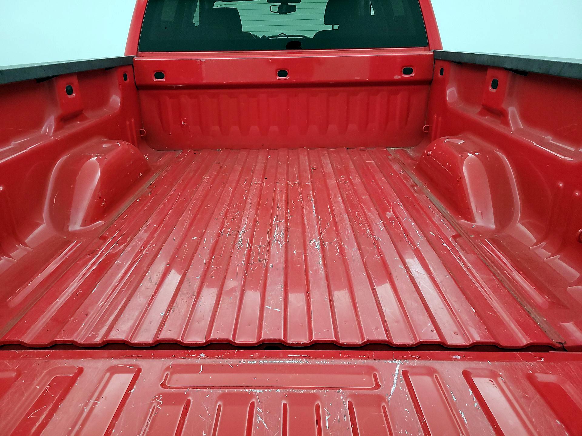 Thumbnail: 2018 Chevrolet Silverado 1500 - 19