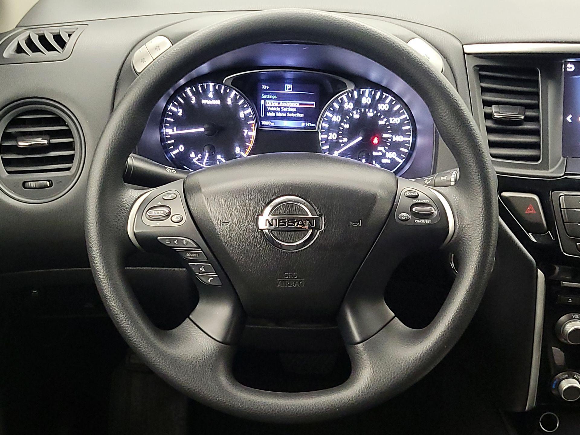 Thumbnail: 2019 Nissan Pathfinder - 10