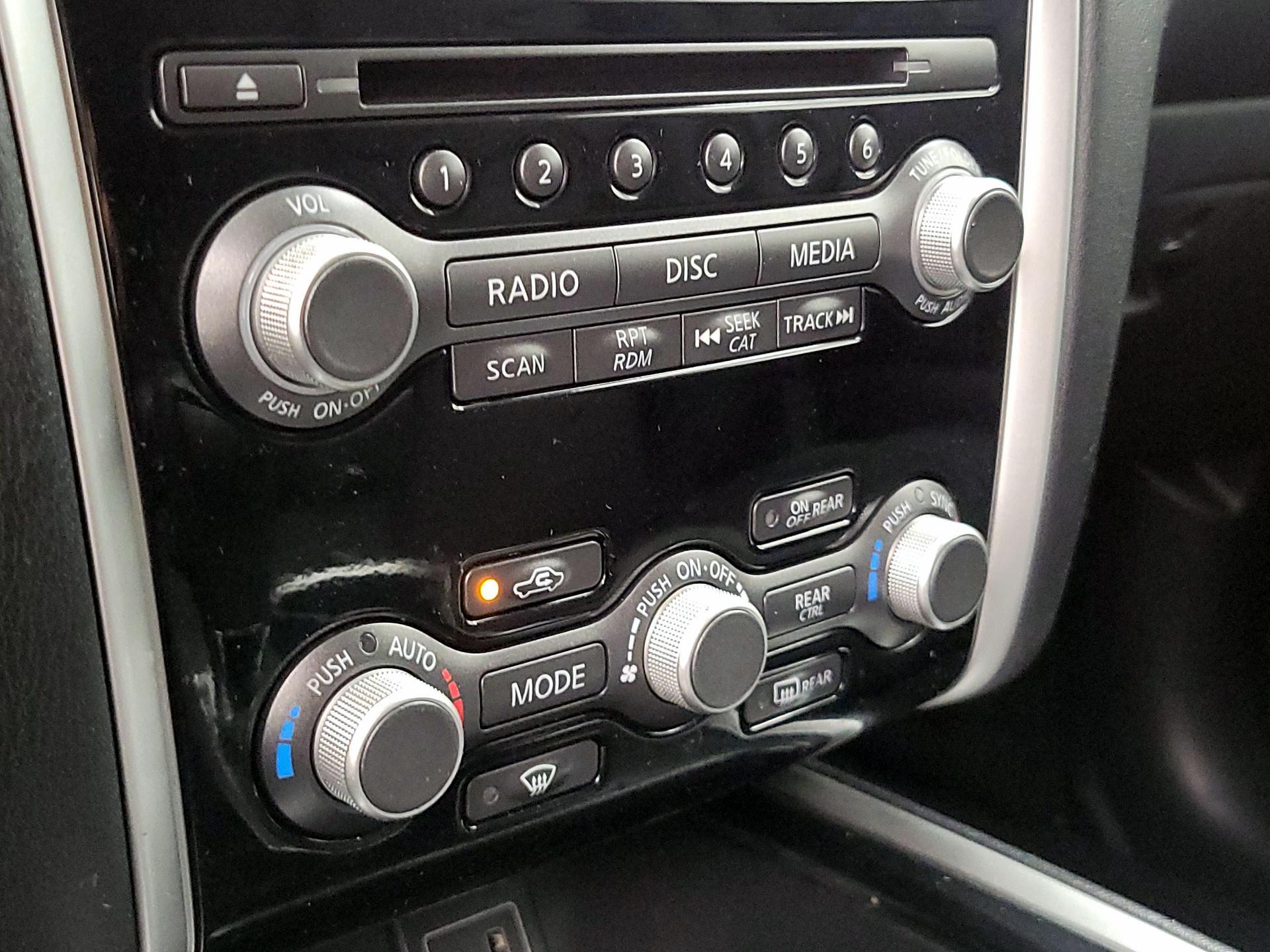 Thumbnail: 2019 Nissan Pathfinder - 16