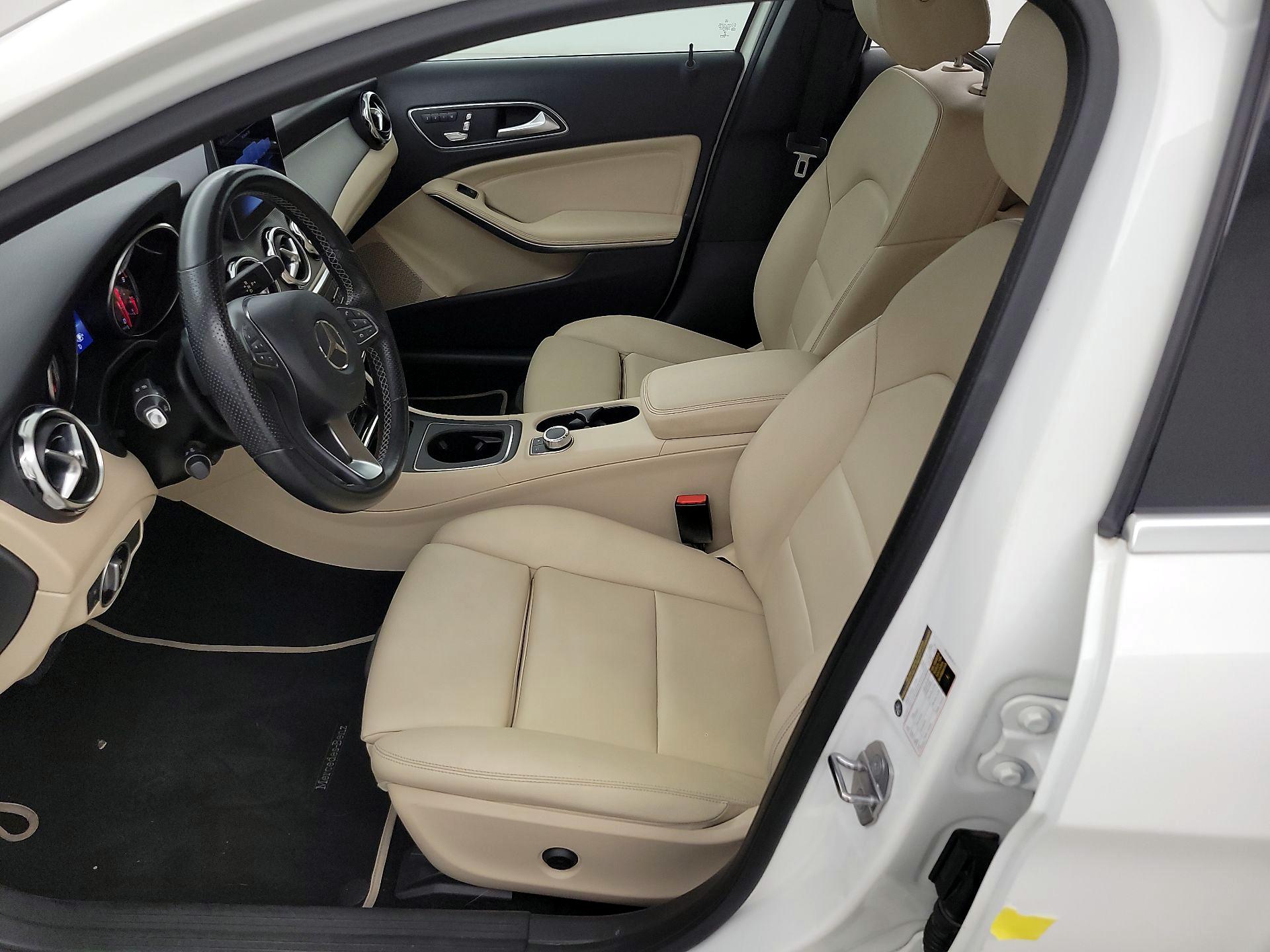 Thumbnail: 2019 Mercedes-Benz GLA - 11