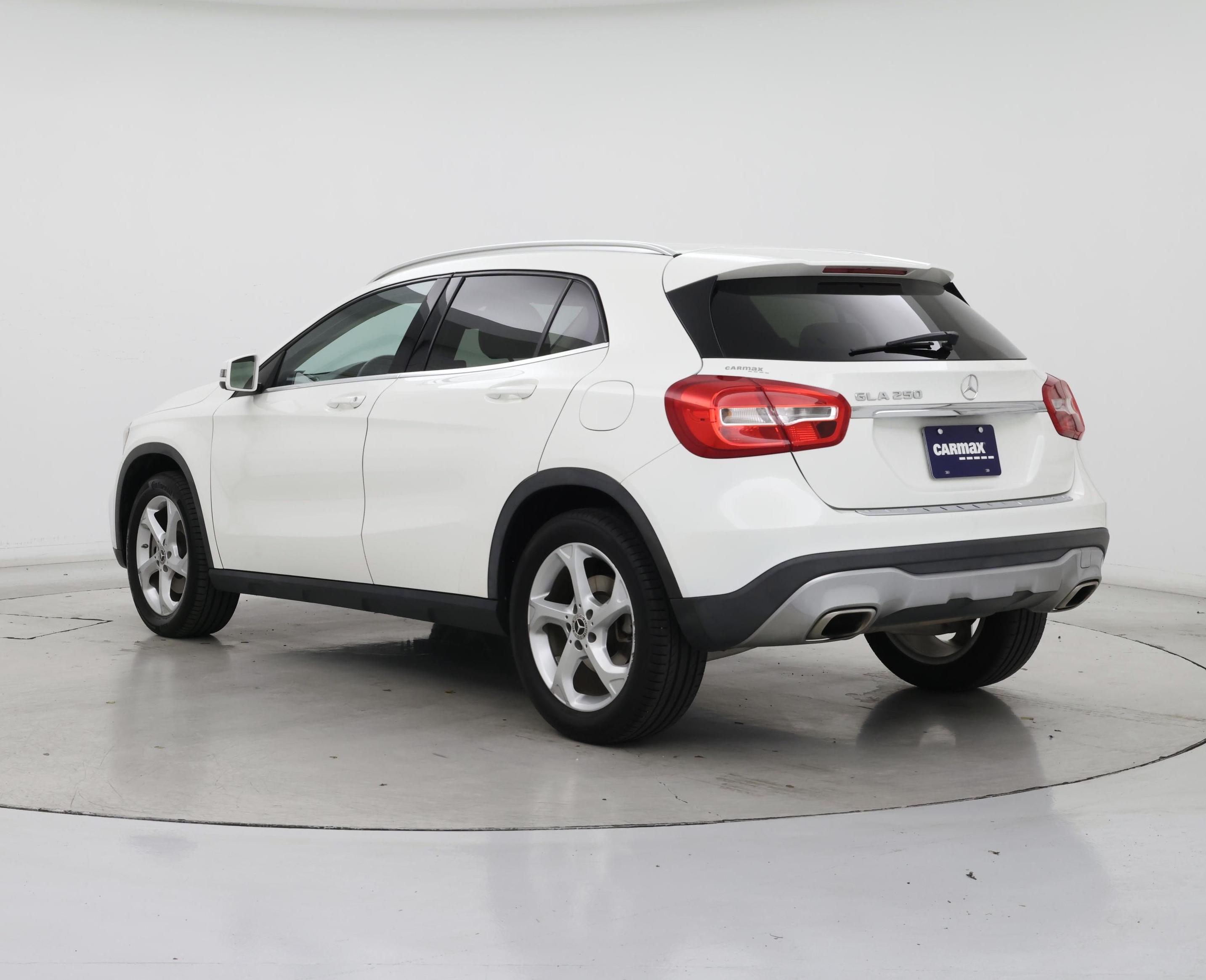 Thumbnail: 2019 Mercedes-Benz GLA - 2