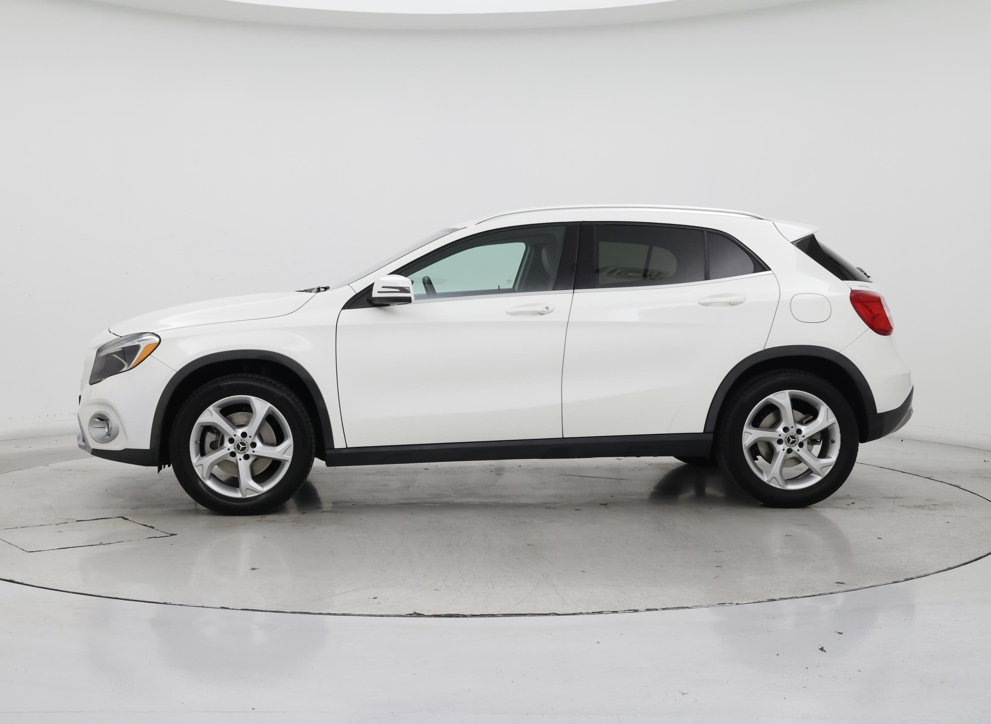 Thumbnail: 2019 Mercedes-Benz GLA - 3