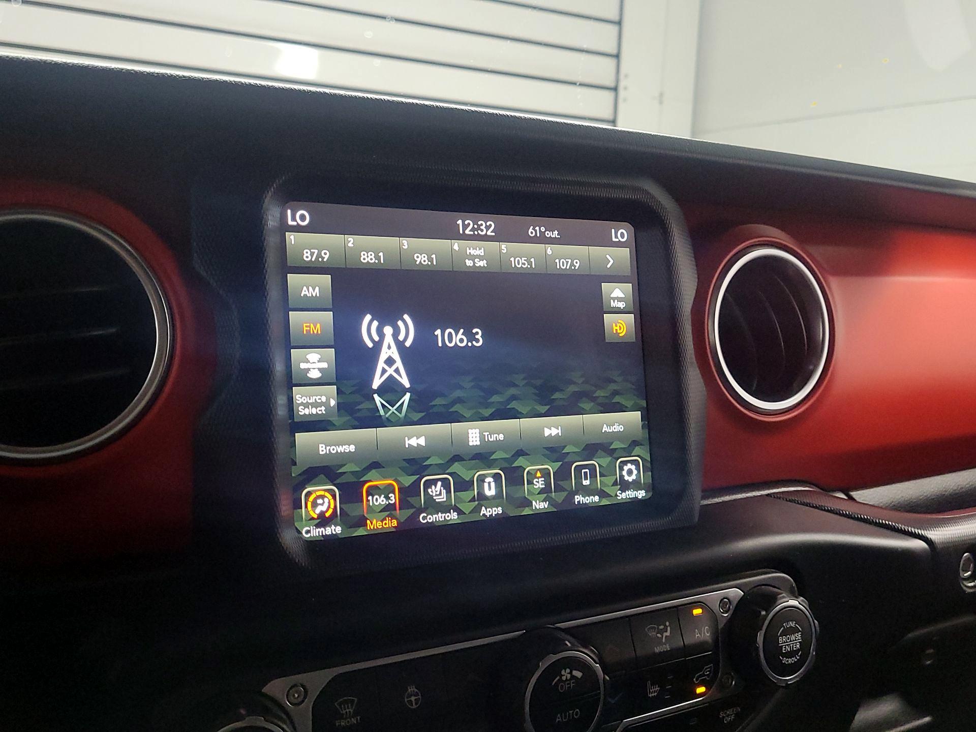 Thumbnail: 2020 Jeep Wrangler - 15