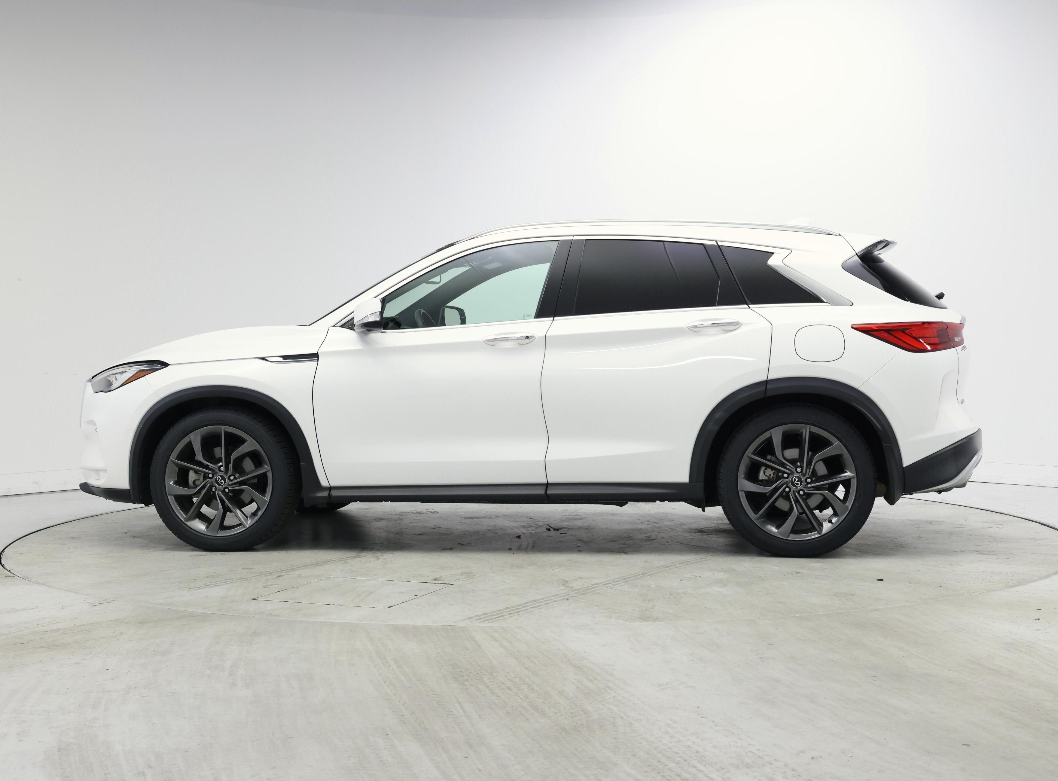 Thumbnail: 2019 INFINITI QX50 - 3