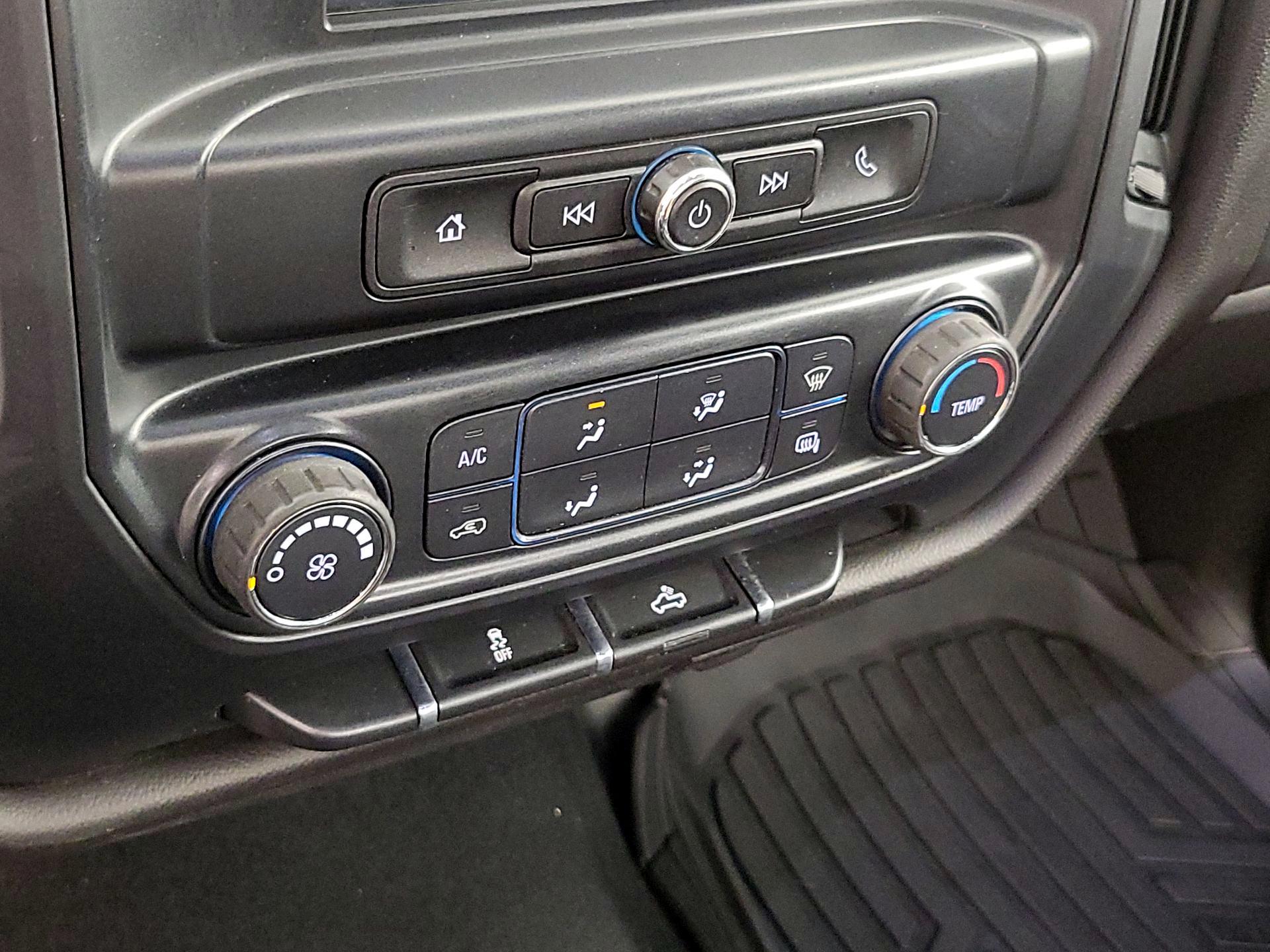 Thumbnail: 2018 Chevrolet Silverado 1500 - 16