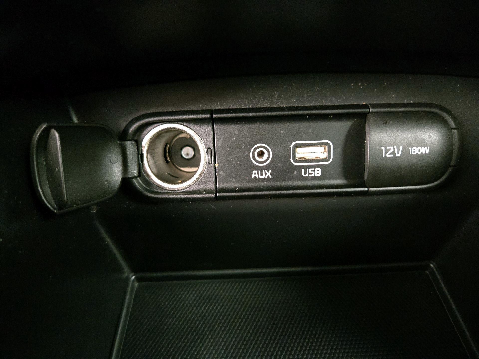 Thumbnail: 2019 Kia Sorento - 18
