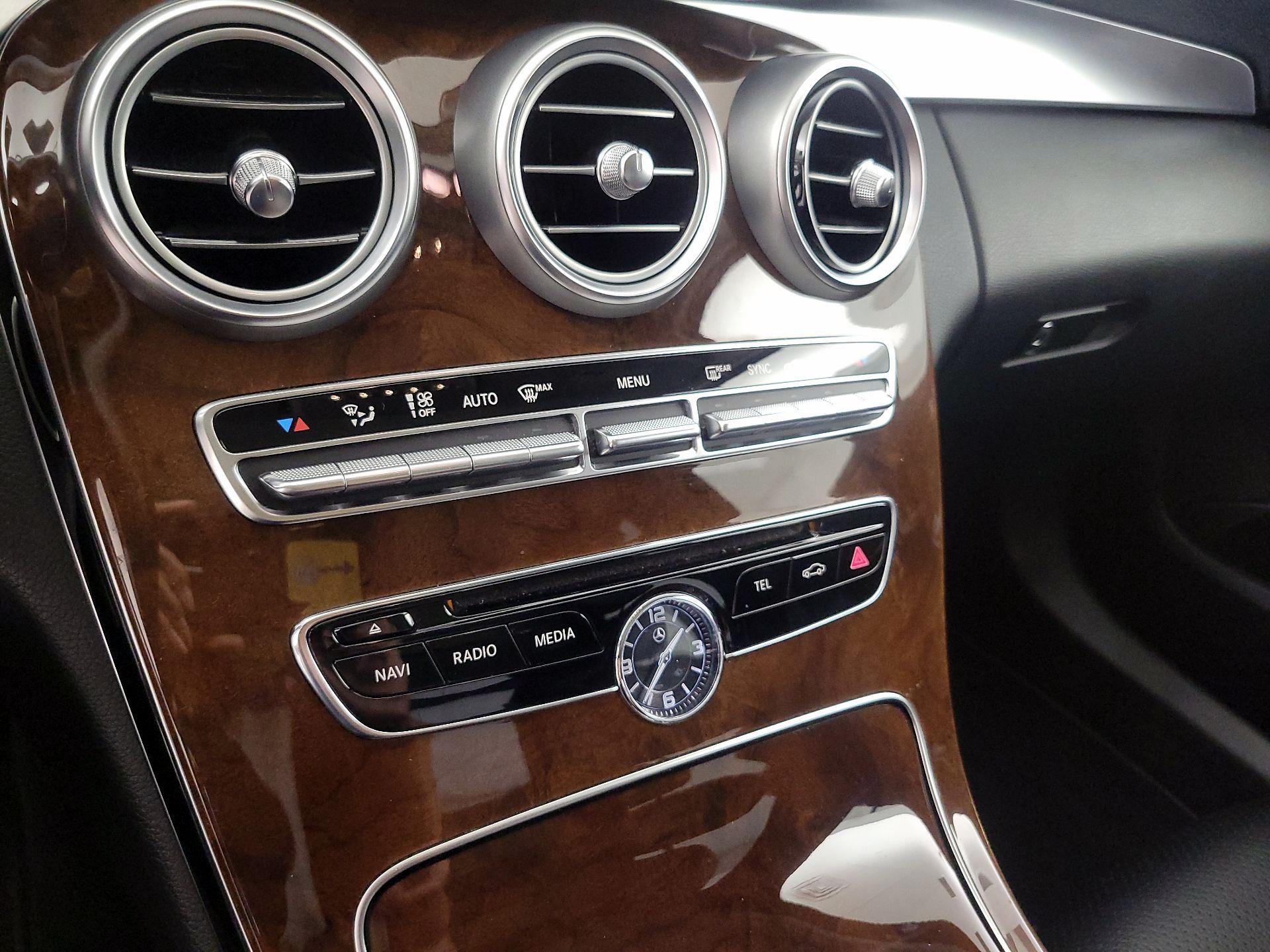 Thumbnail: 2015 Mercedes-Benz C-Class - 17