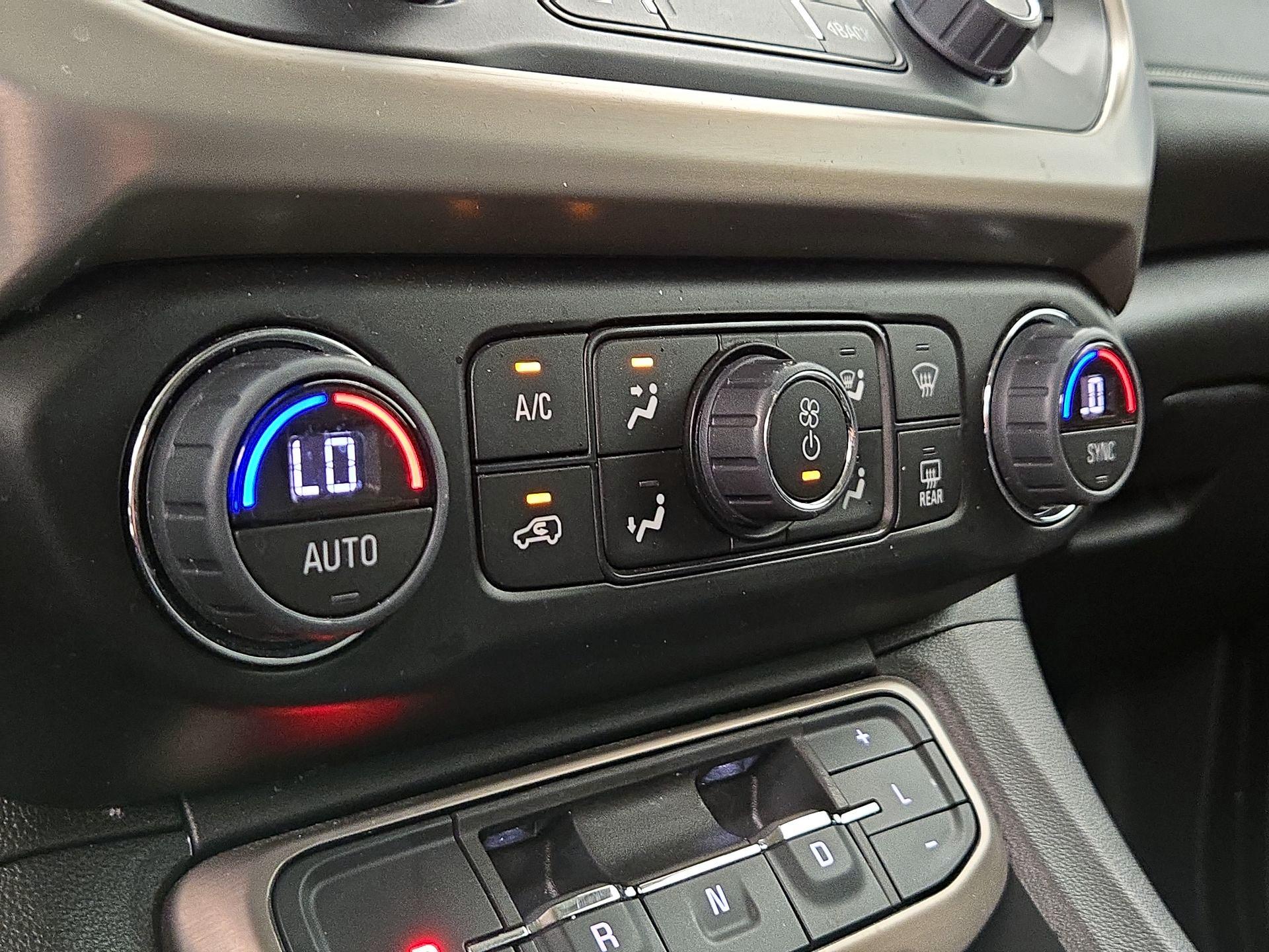 Thumbnail: 2023 GMC Acadia - 17