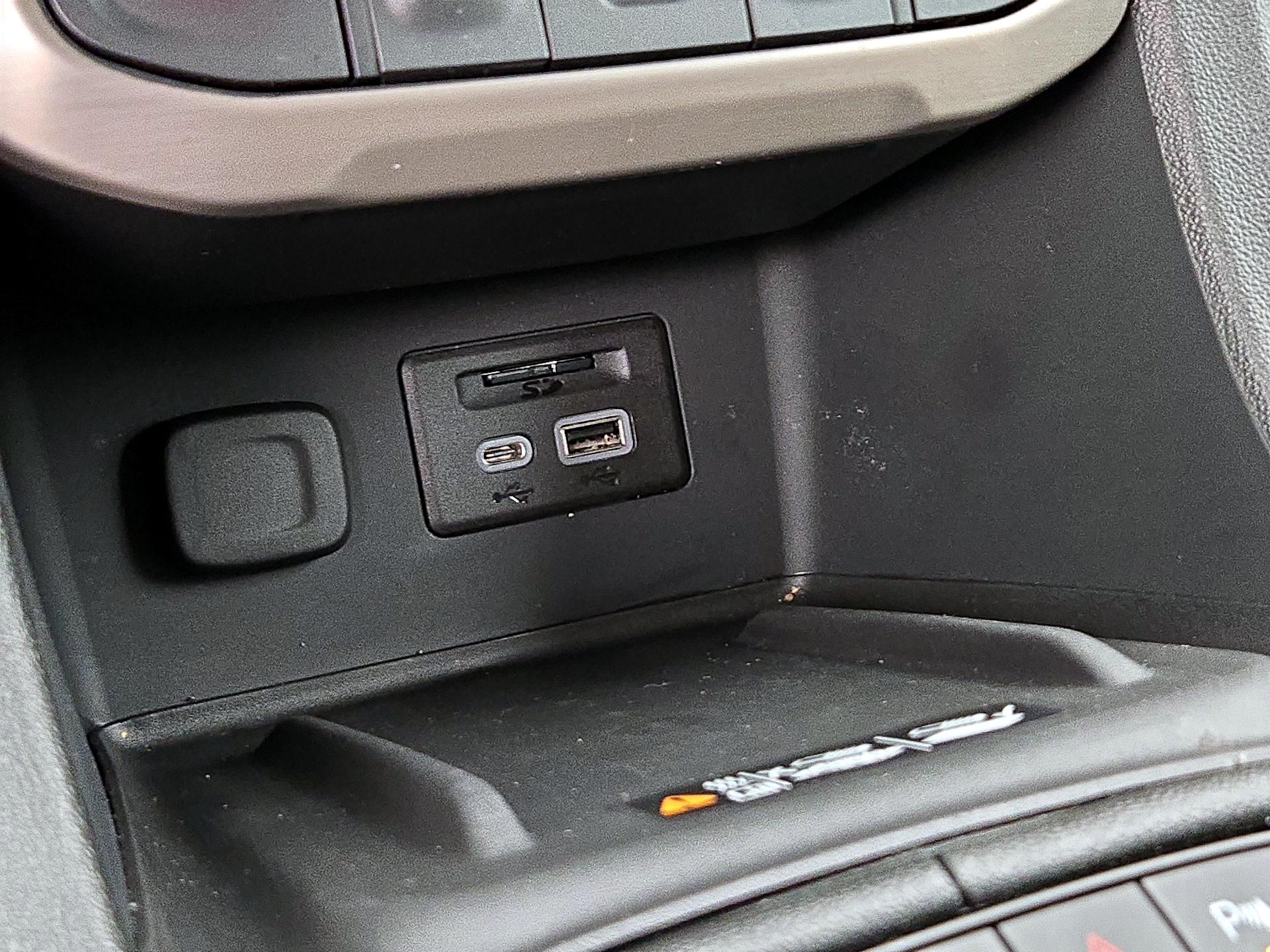 Thumbnail: 2023 GMC Acadia - 19