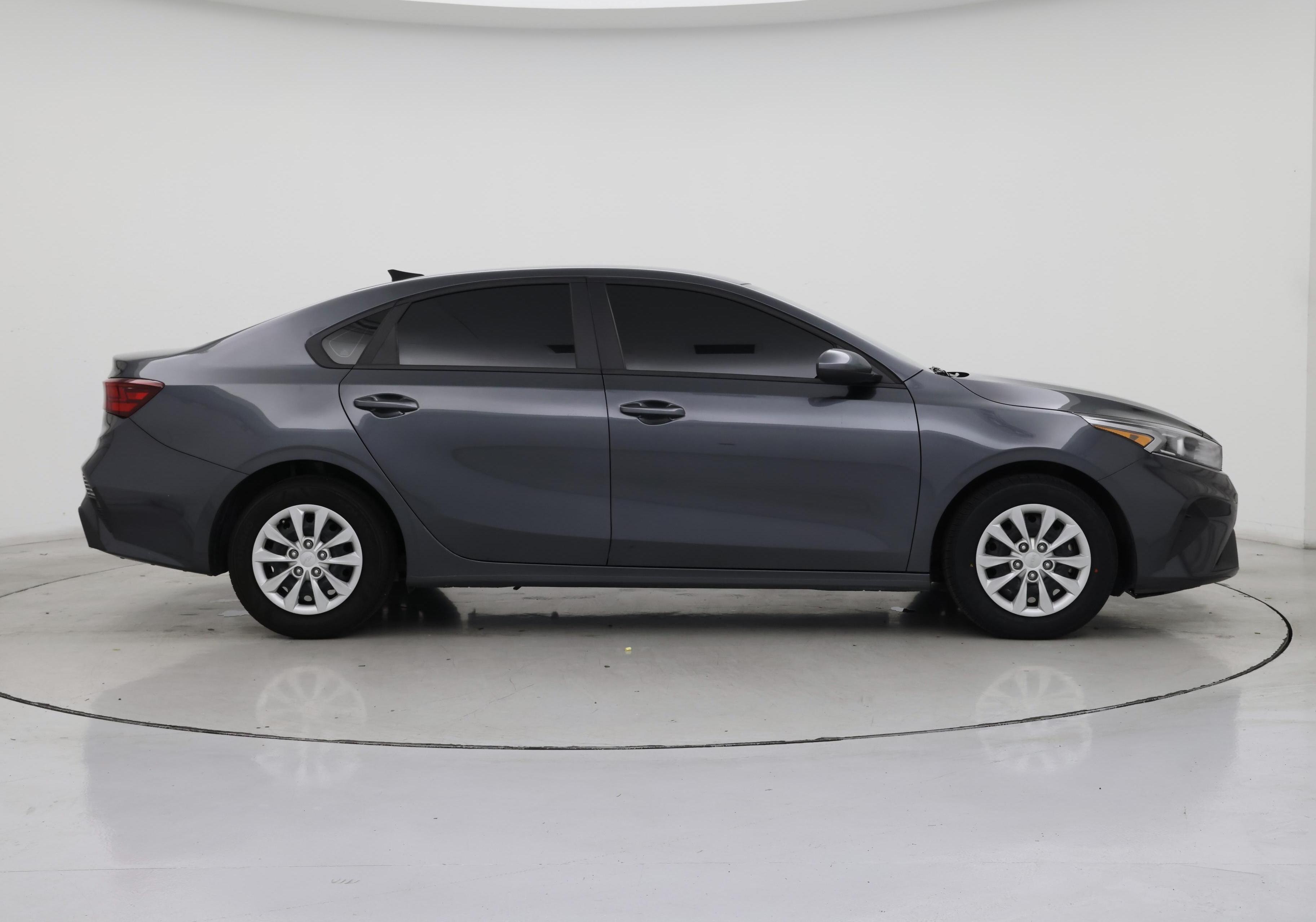 Thumbnail: 2024 Kia Forte - 7