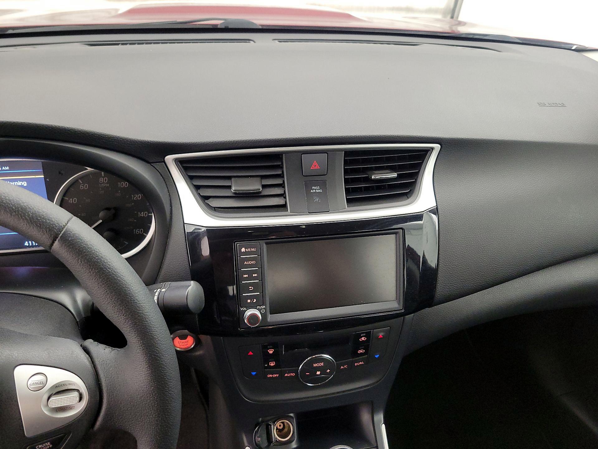 Thumbnail: 2019 Nissan Sentra - 9