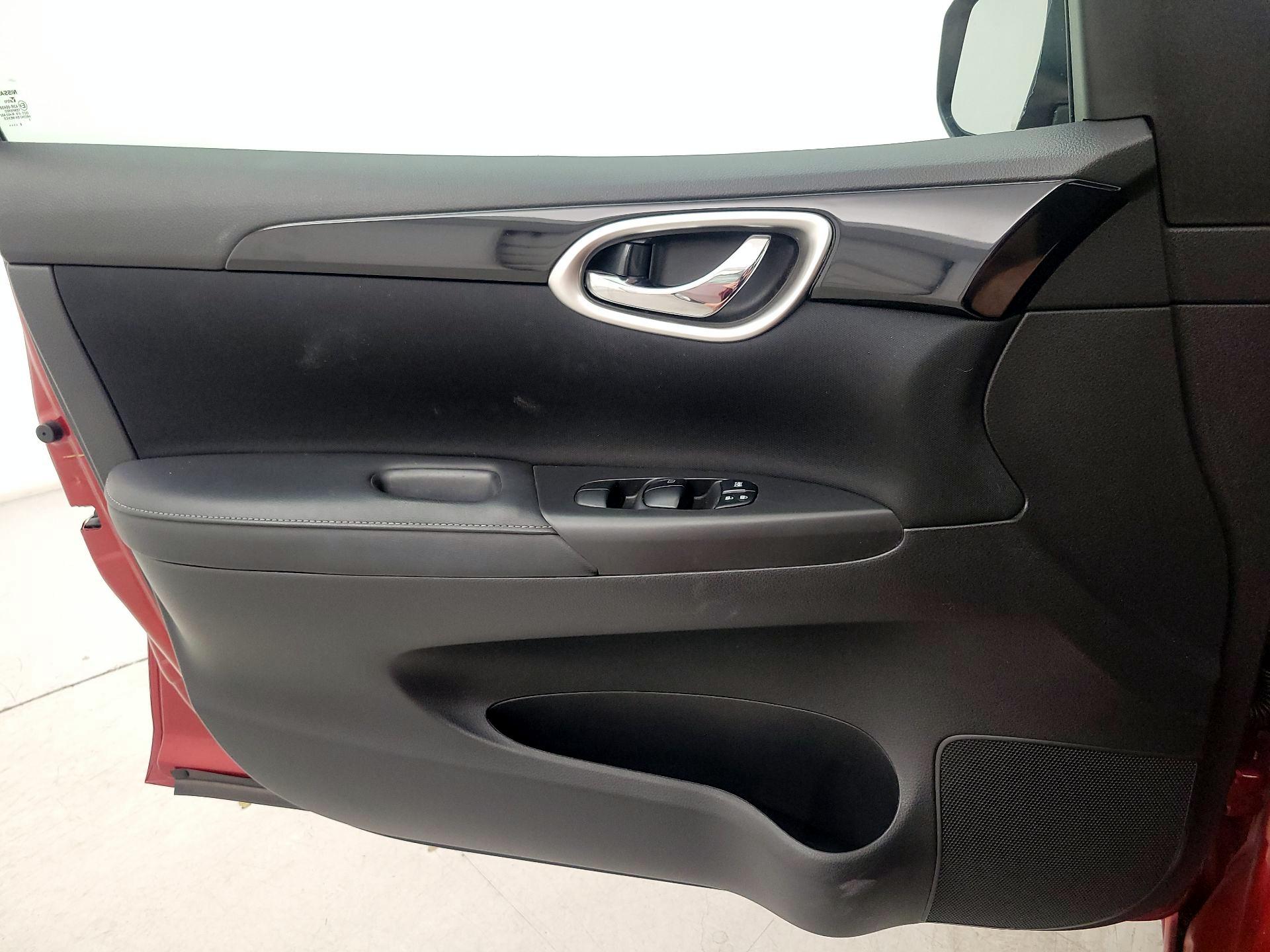 Thumbnail: 2019 Nissan Sentra - 12