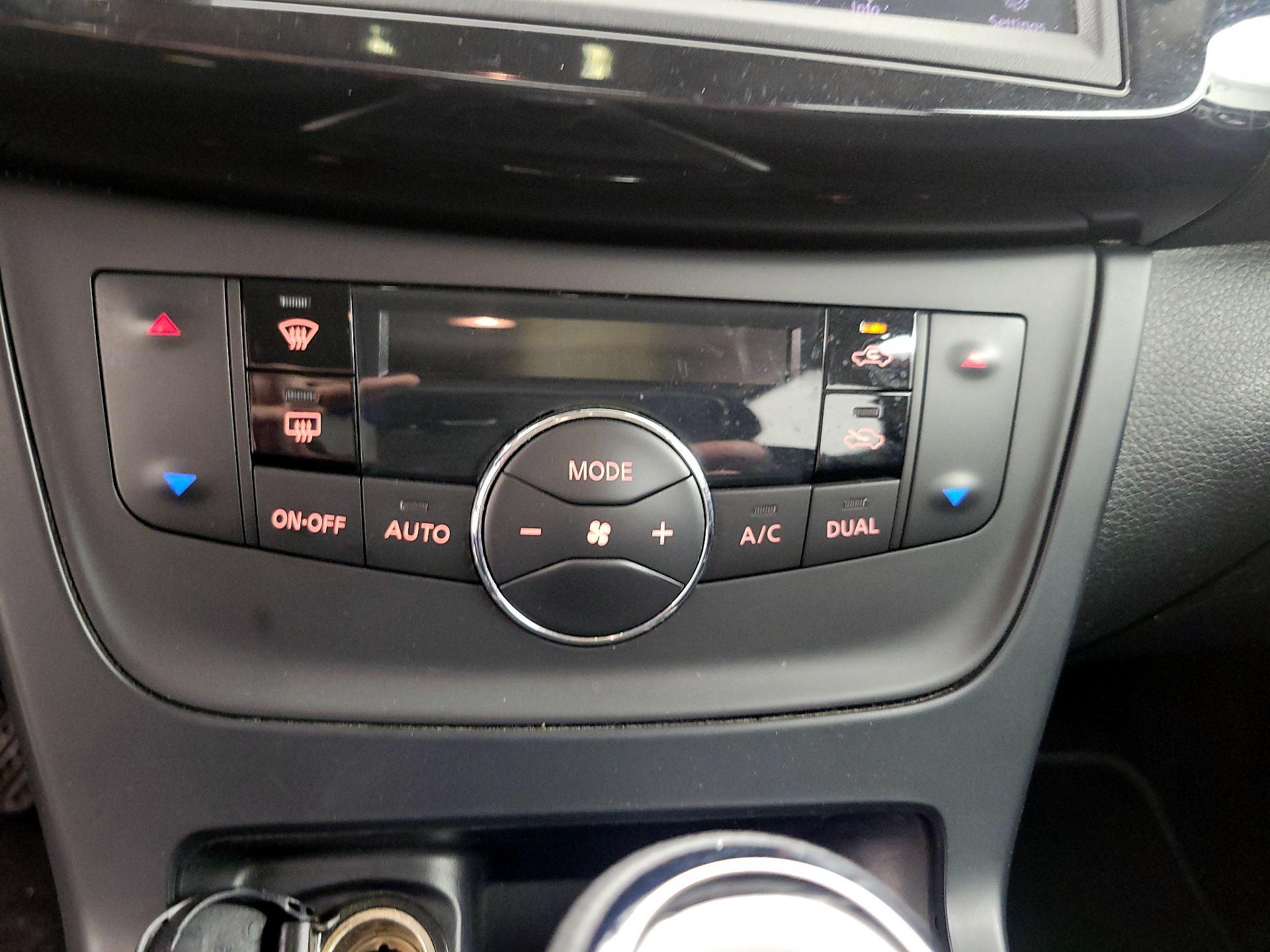Thumbnail: 2019 Nissan Sentra - 16