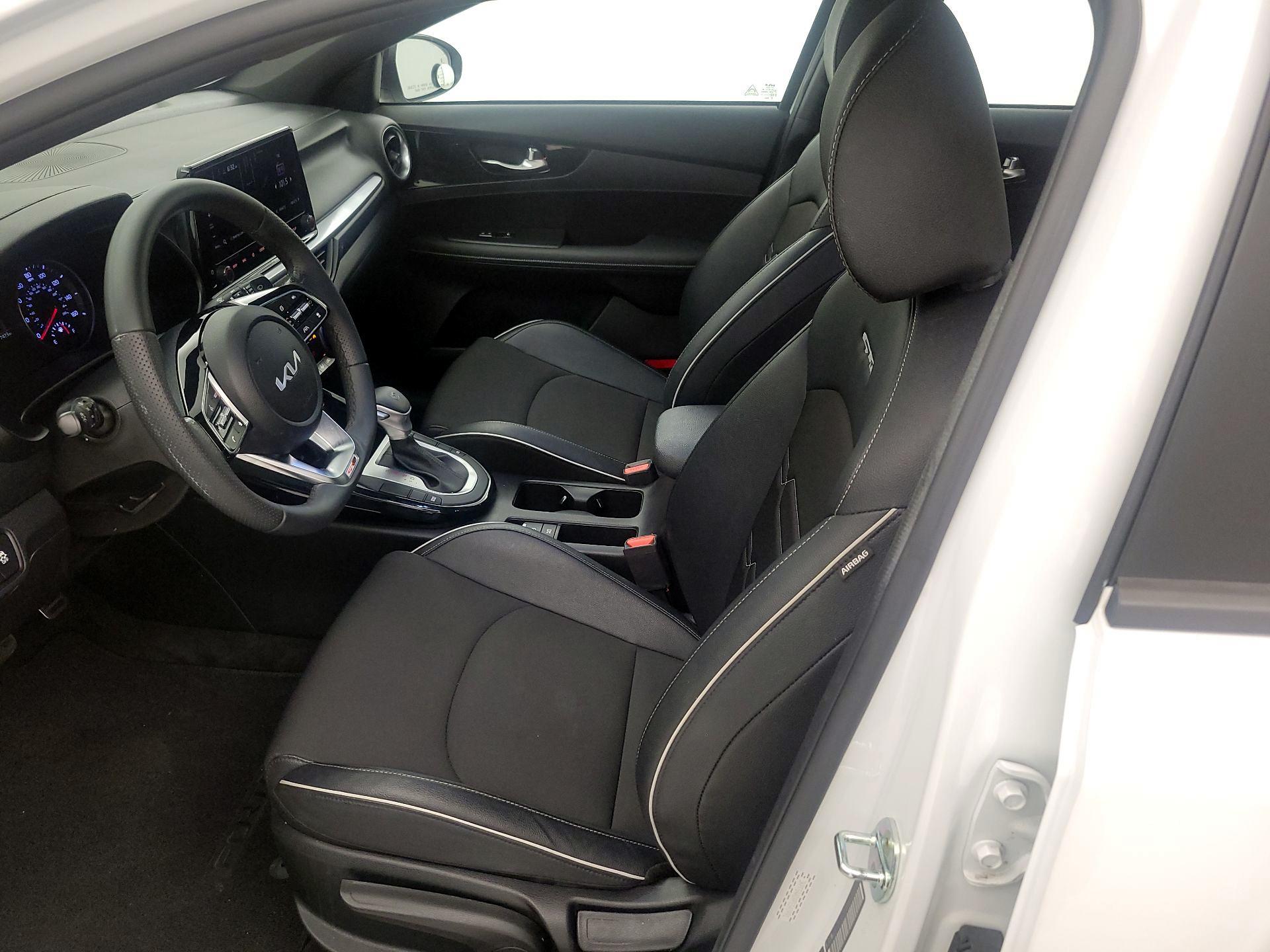 Thumbnail: 2023 Kia Forte - 11