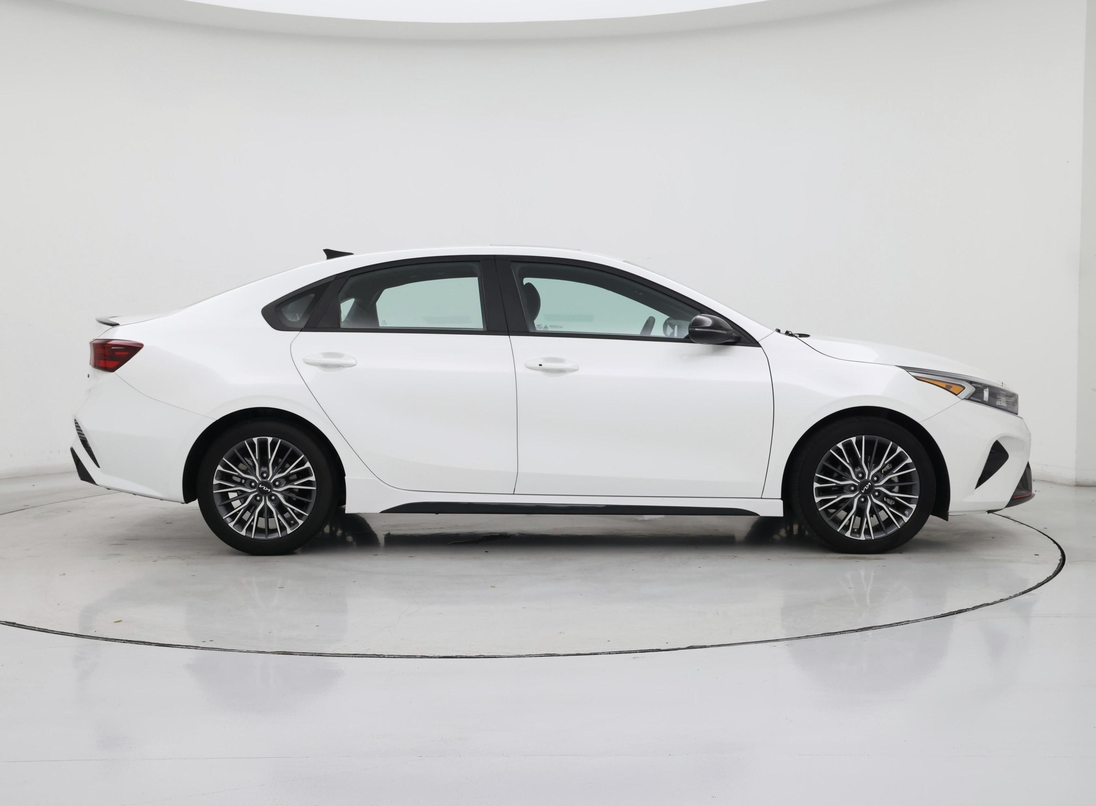 Thumbnail: 2023 Kia Forte - 7