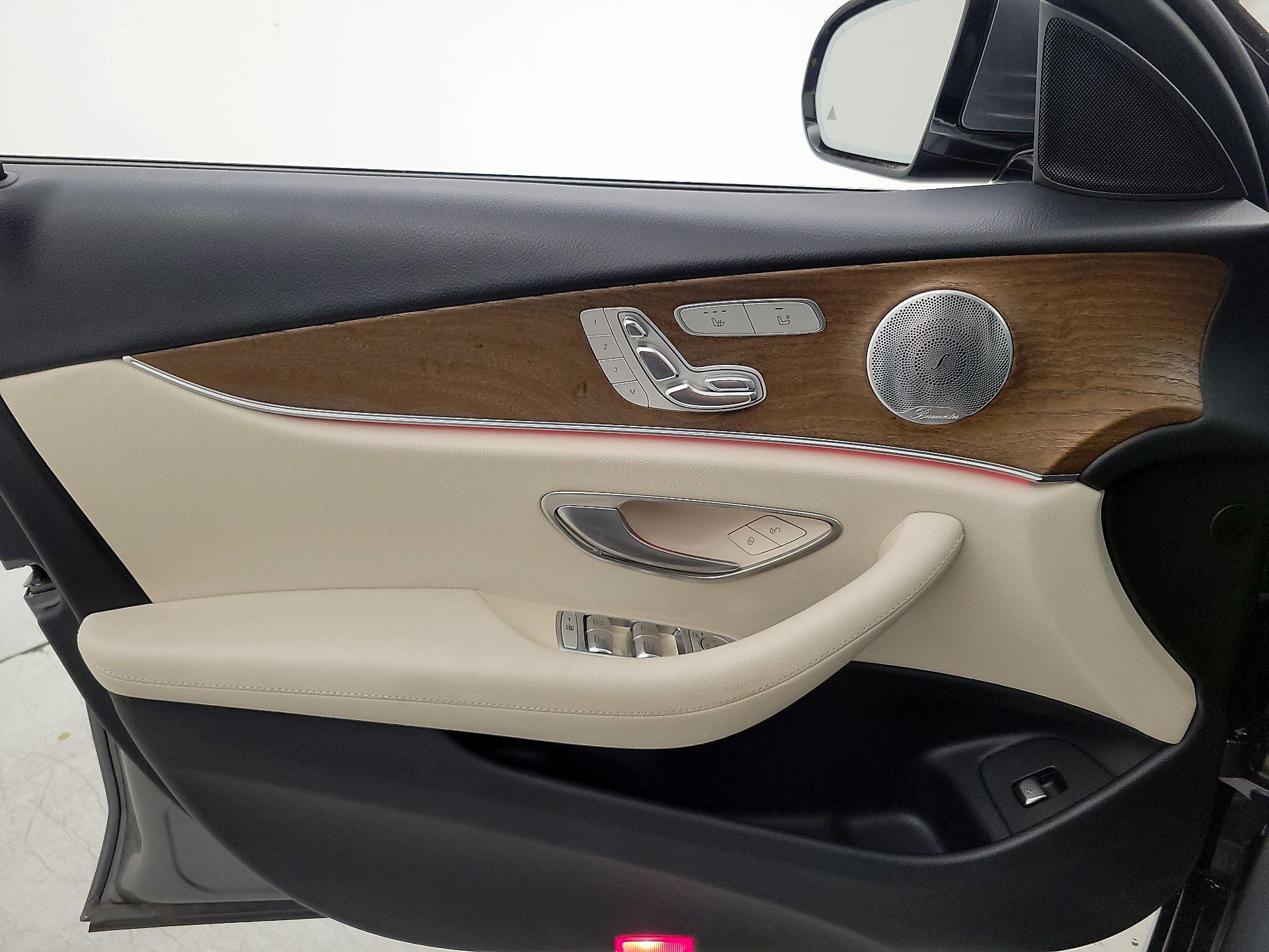 Thumbnail: 2017 Mercedes-Benz E-Class - 12
