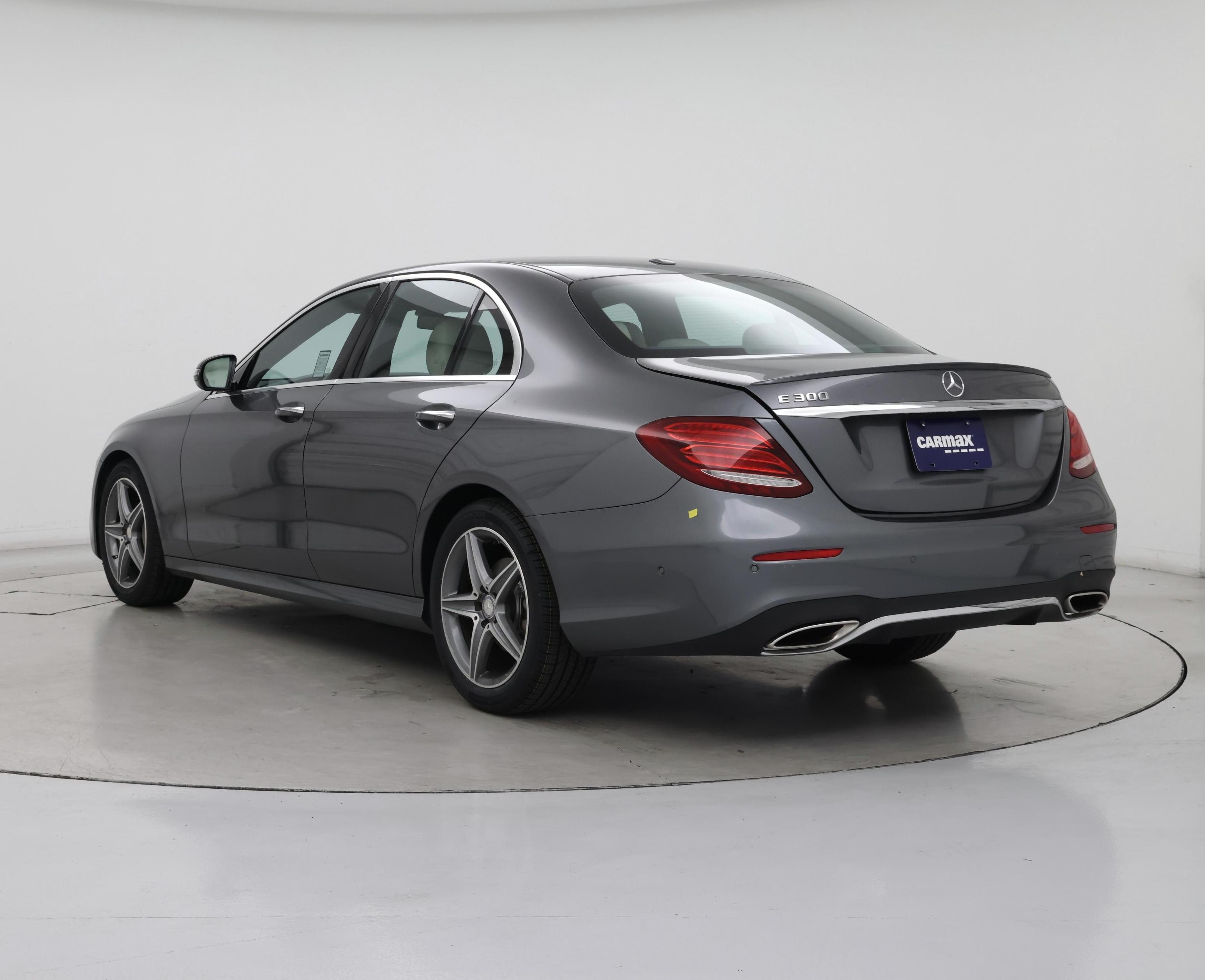 Thumbnail: 2017 Mercedes-Benz E-Class - 2