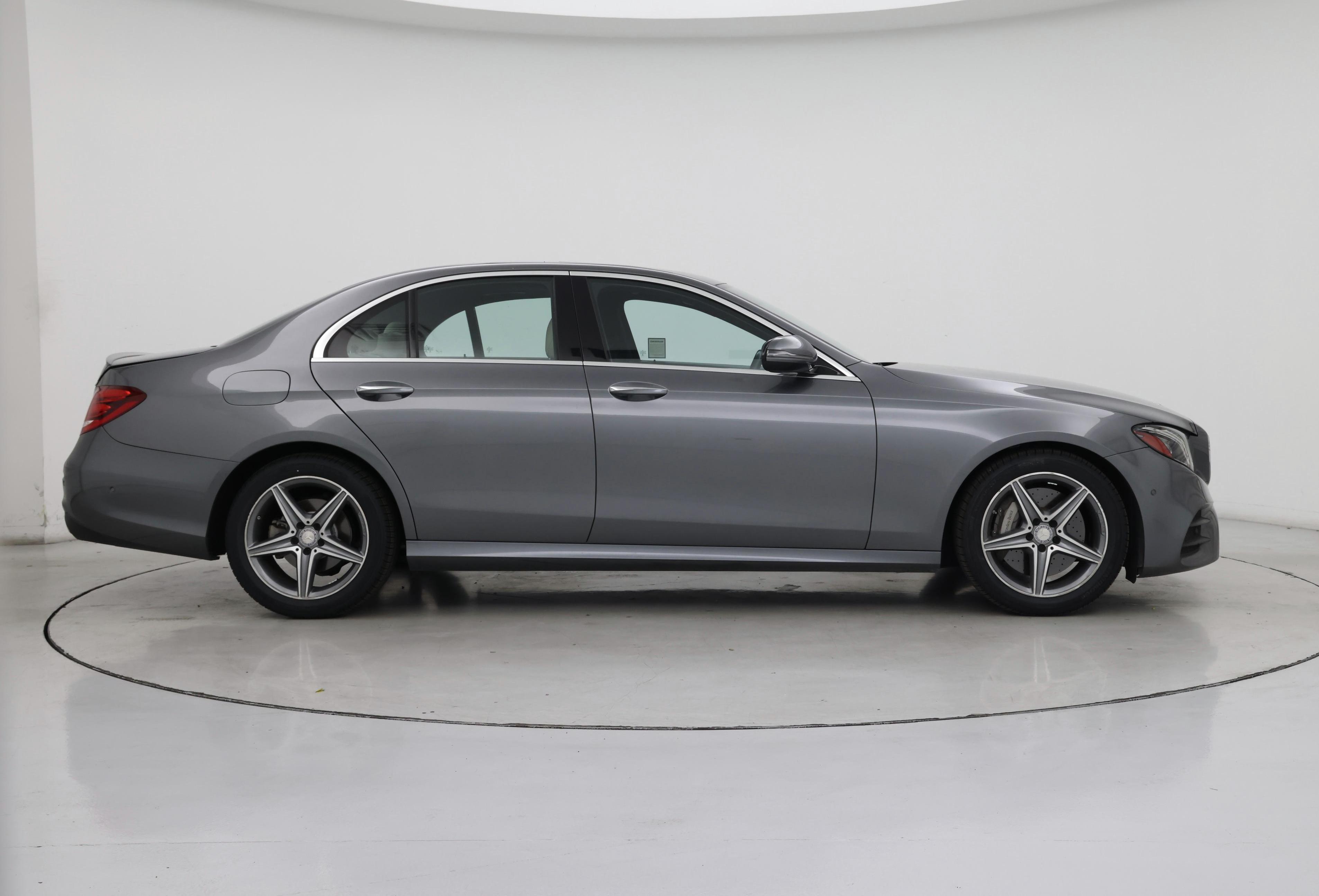 Thumbnail: 2017 Mercedes-Benz E-Class - 7