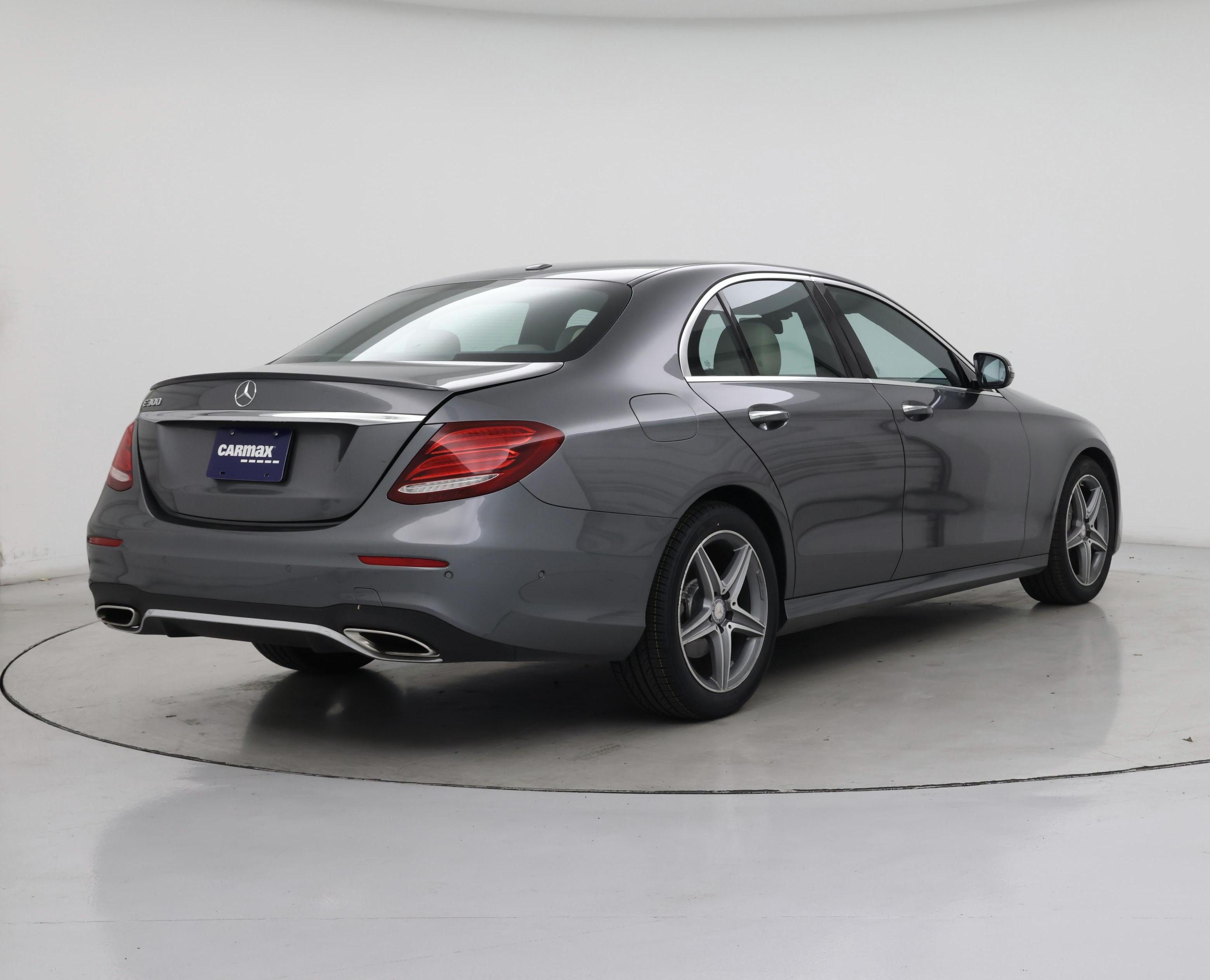 Thumbnail: 2017 Mercedes-Benz E-Class - 8