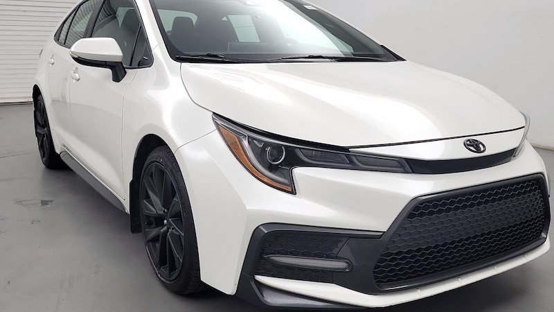 2020 Toyota Corolla SE Hero Image