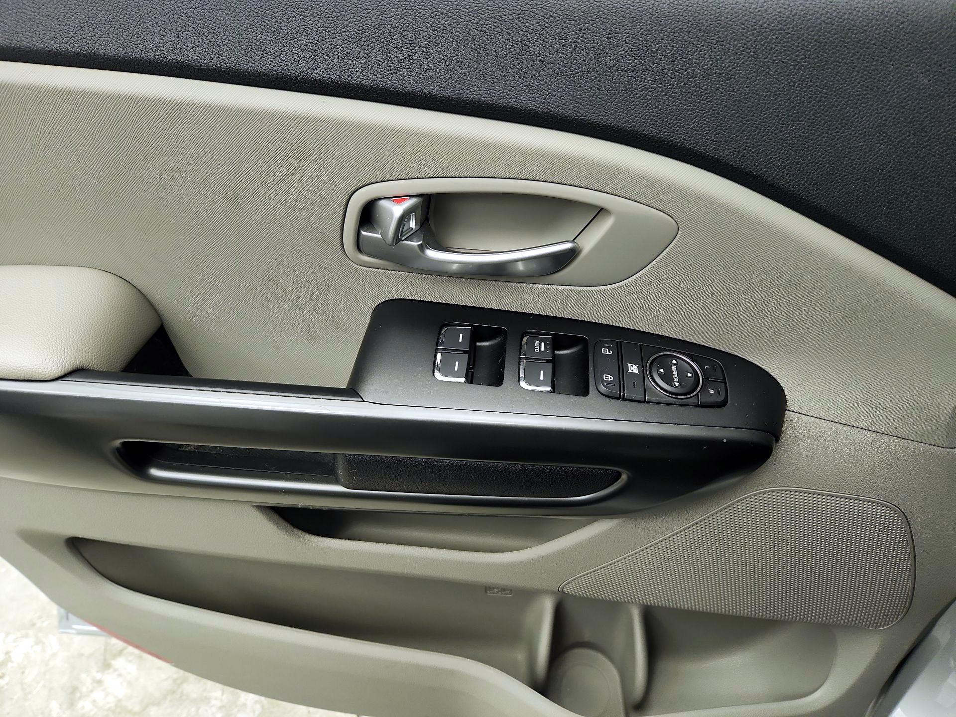 Thumbnail: 2021 Kia Sedona - 12