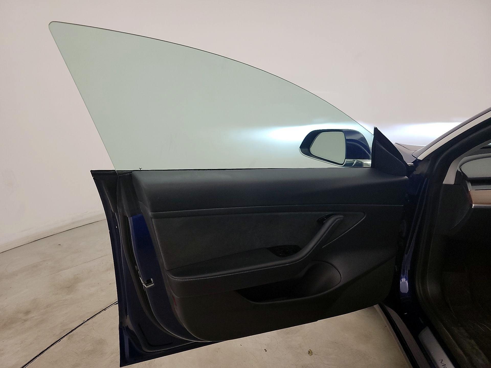 Thumbnail: 2020 Tesla Model 3 - 12