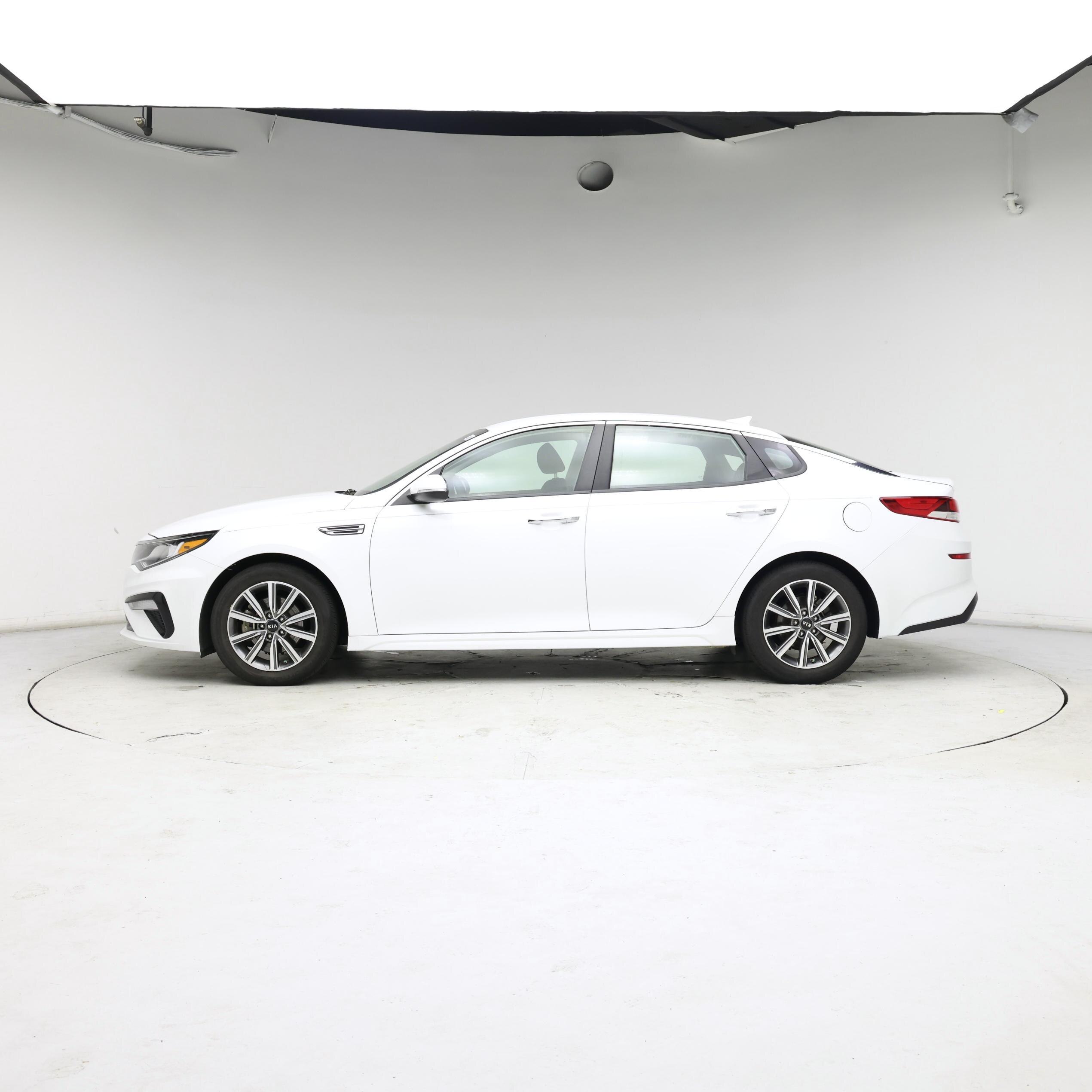 Thumbnail: 2019 Kia Optima - 3