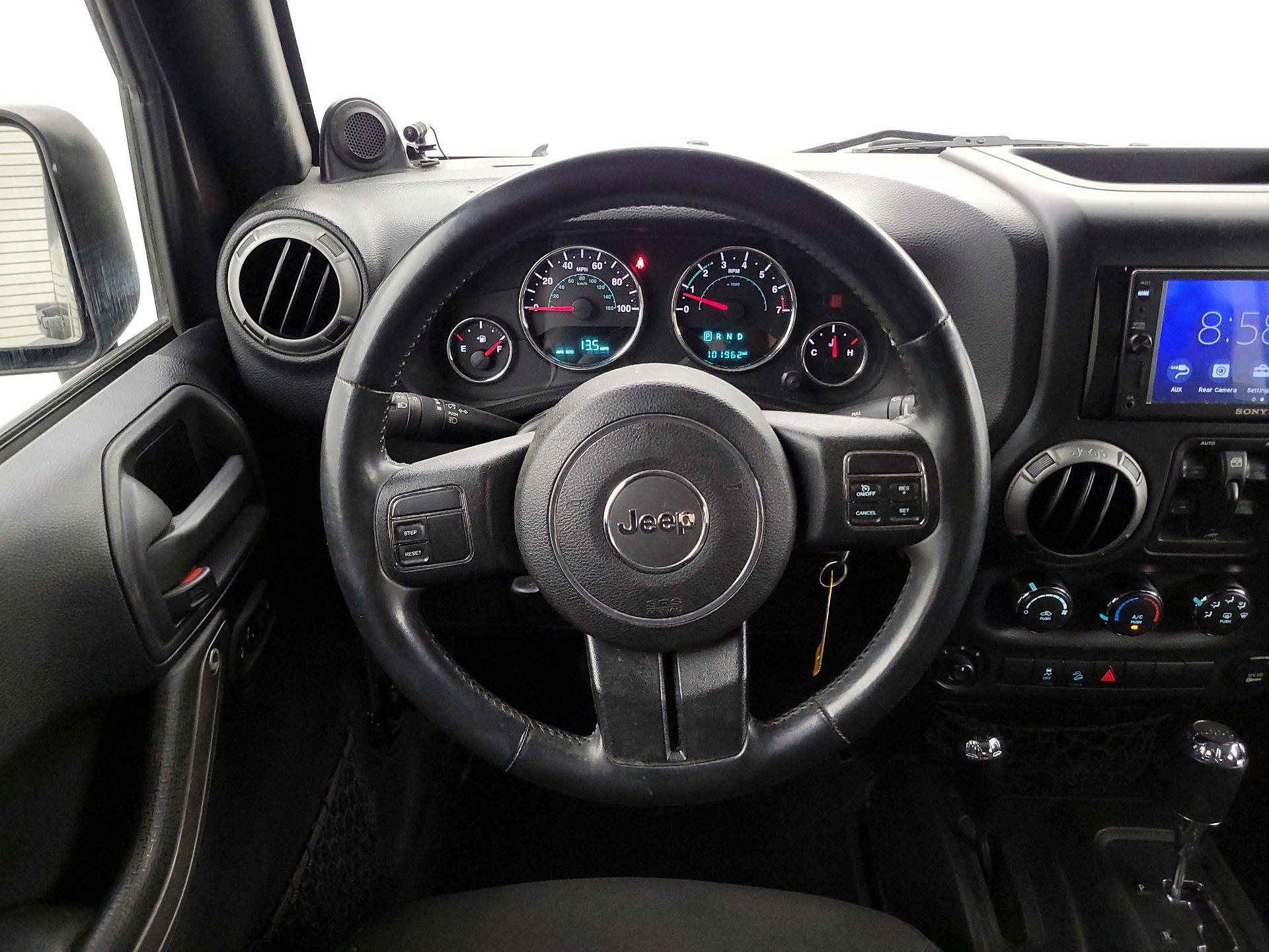 Thumbnail: 2014 Jeep Wrangler - 10