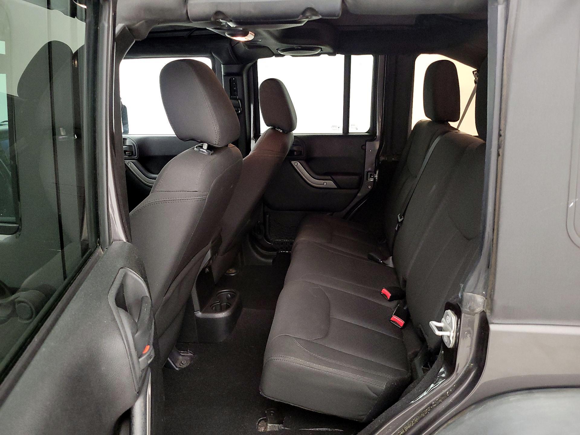 Thumbnail: 2014 Jeep Wrangler - 18