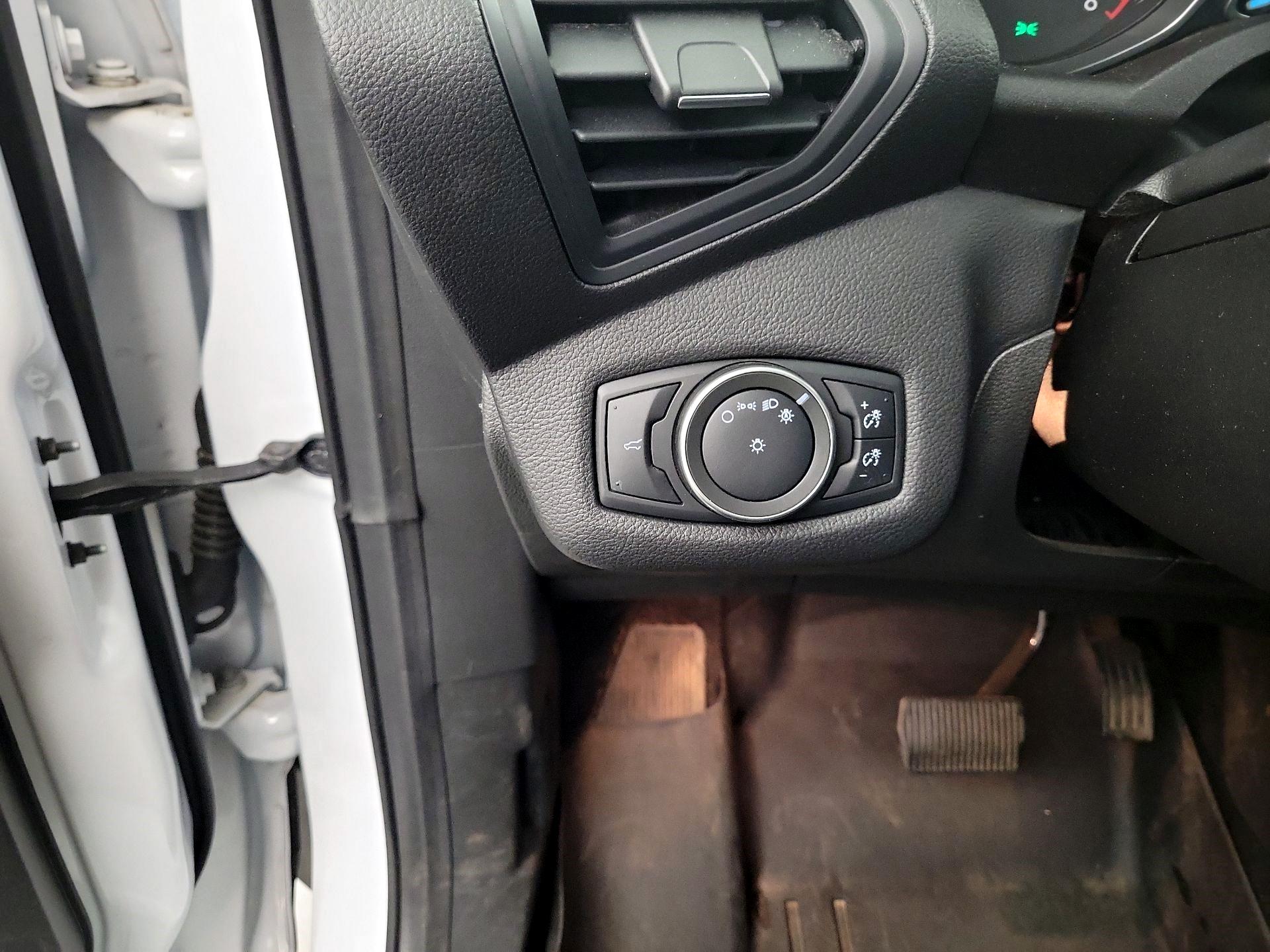 Thumbnail: 2019 Ford Escape - 11