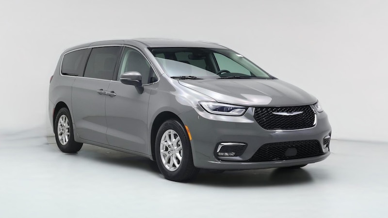 2023 Chrysler Pacifica Touring L Hero Image