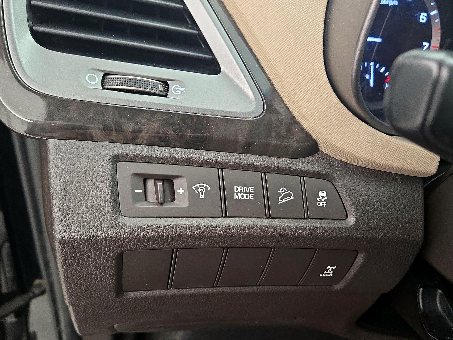 Thumbnail: 2017 Hyundai Santa Fe - 13