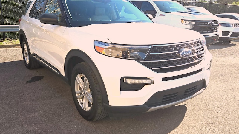 2023 Ford Explorer XLT Hero Image