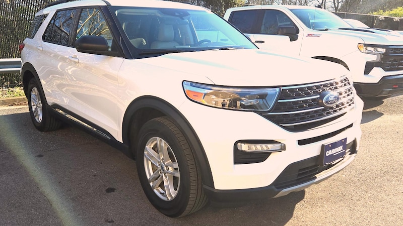 2023 Ford Explorer XLT Hero Image