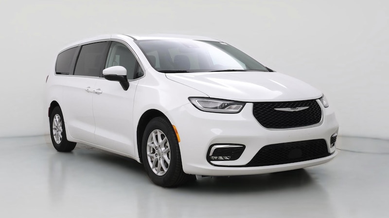 2023 Chrysler Pacifica Touring L Hero Image