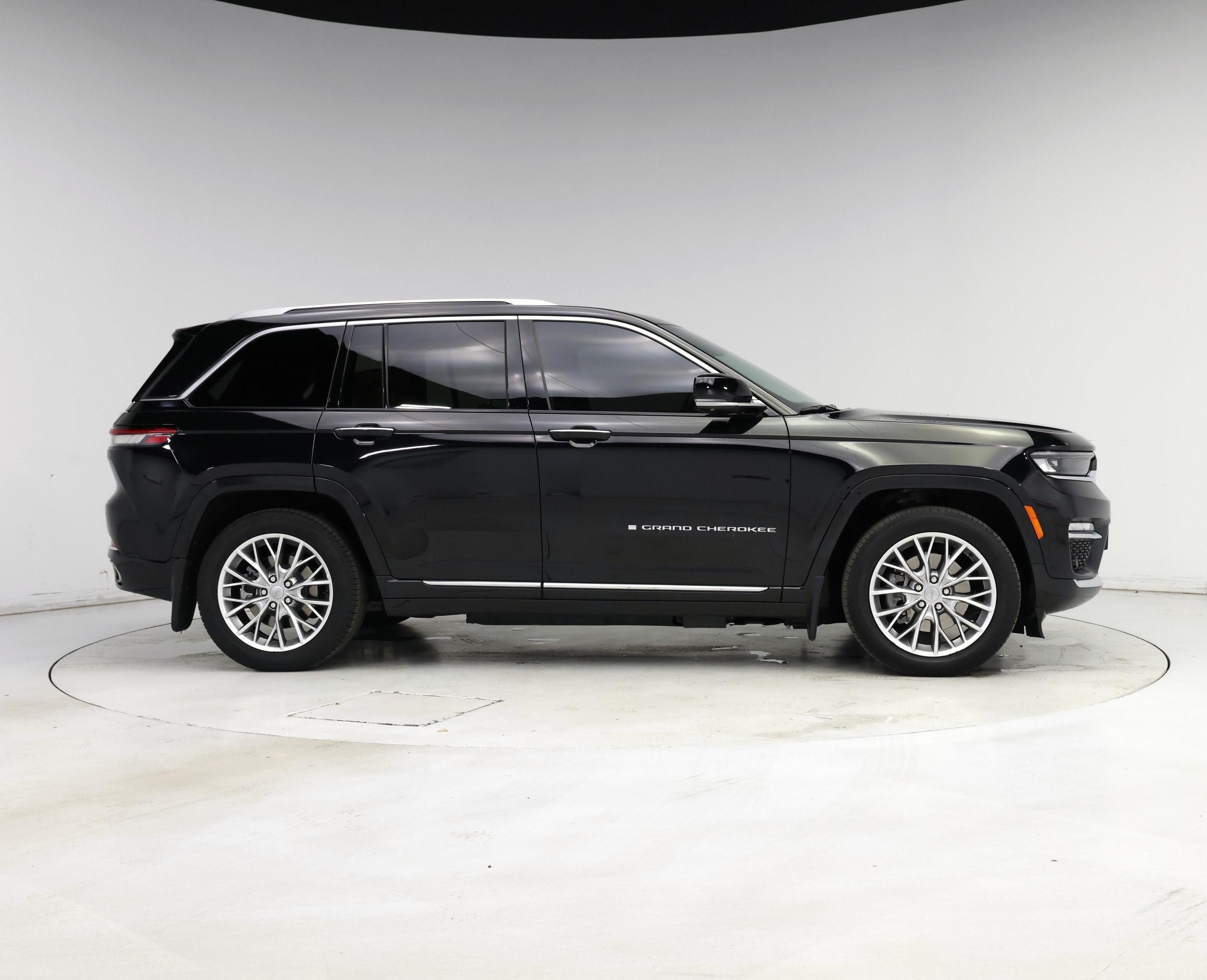 Thumbnail: 2022 Jeep Grand Cherokee - 7
