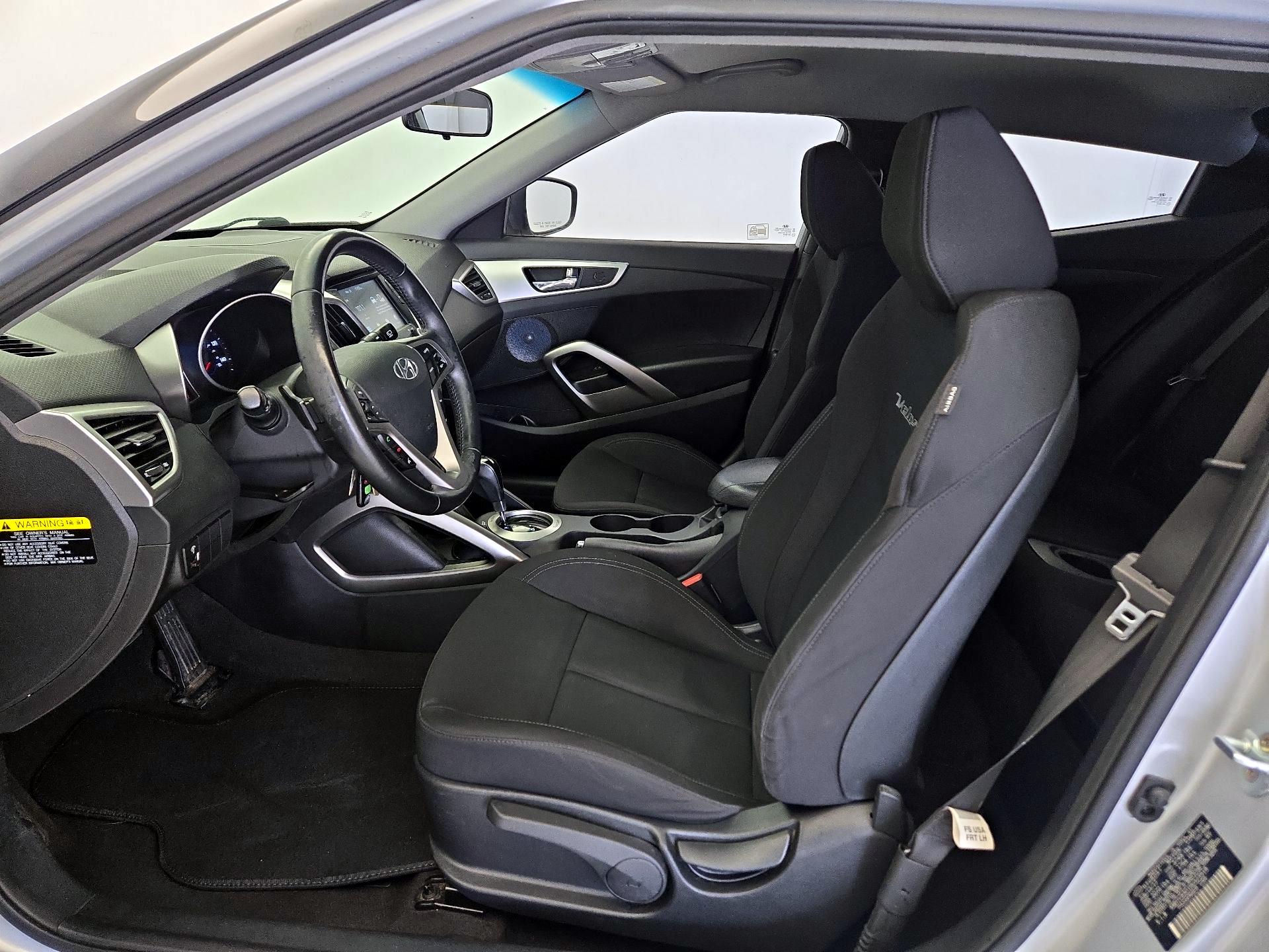 Thumbnail: 2017 Hyundai Veloster - 11