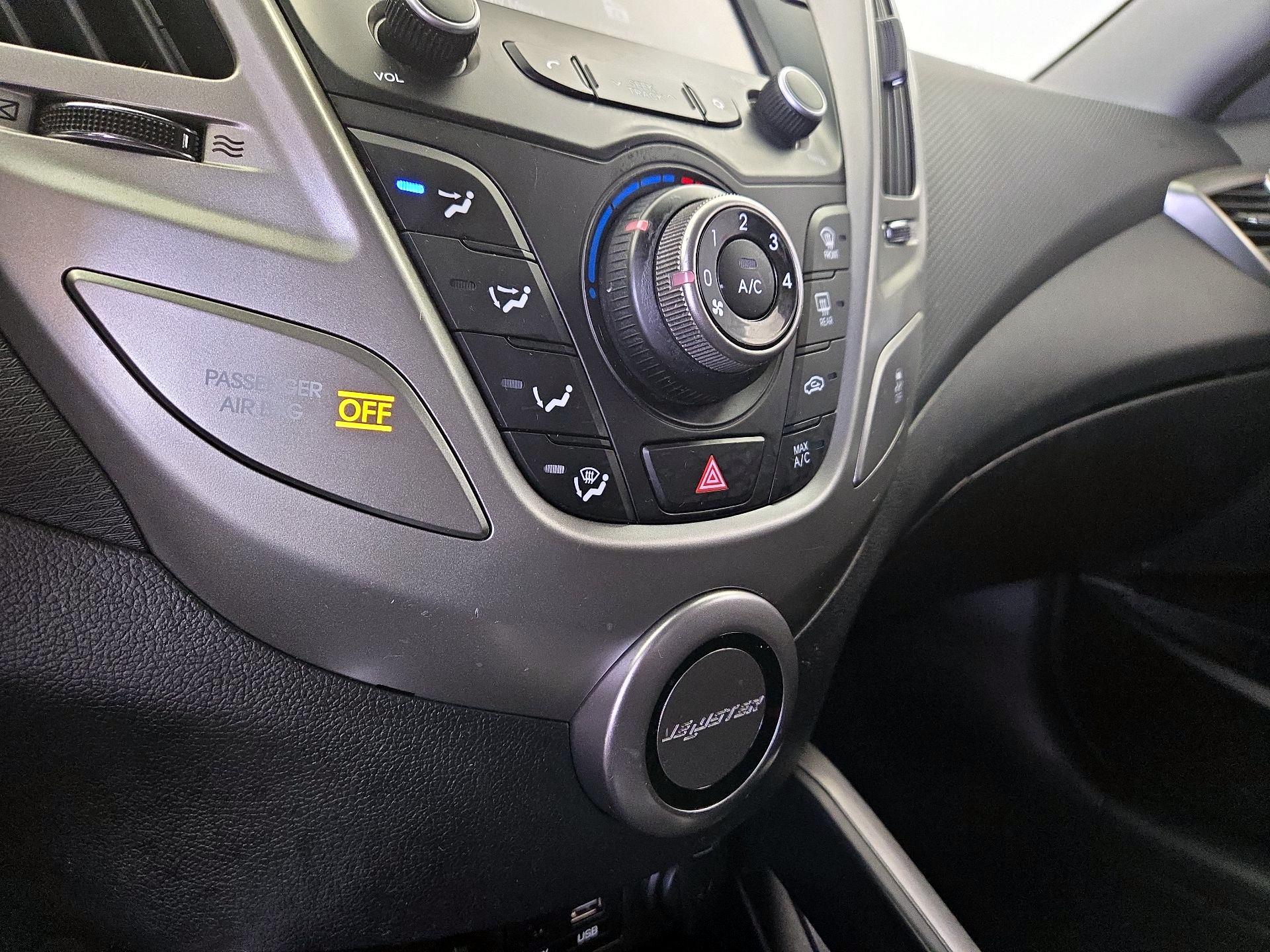 Thumbnail: 2017 Hyundai Veloster - 16